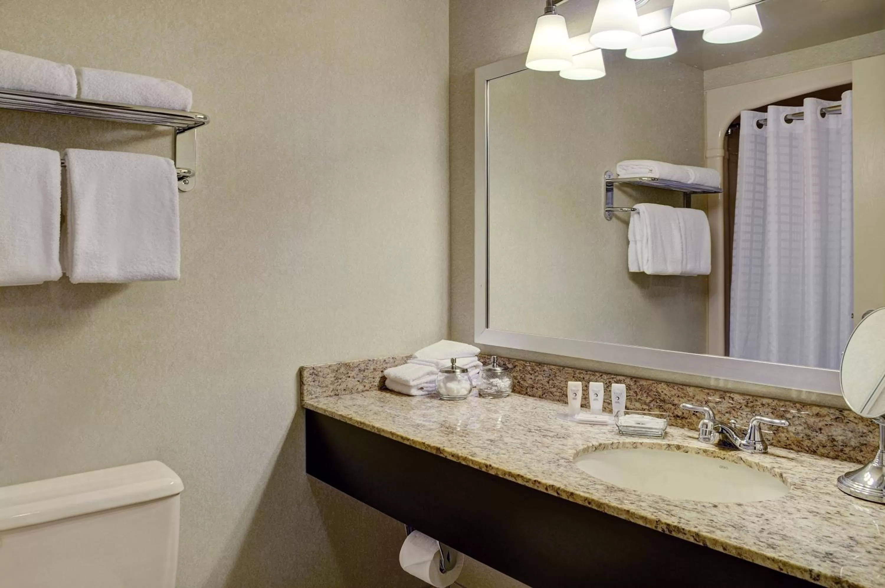 Bathroom in Travelway Inn Sudbury