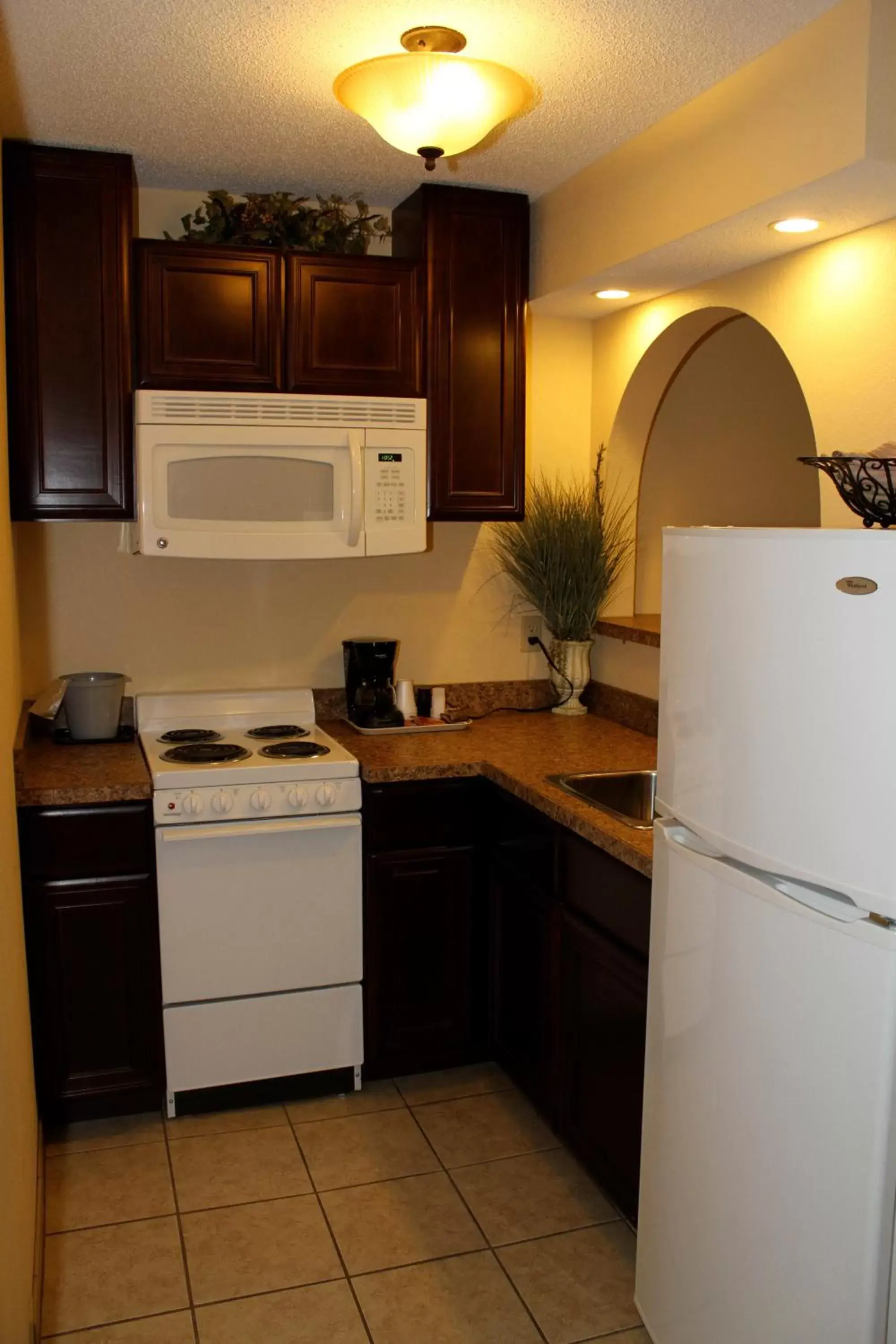 Kitchen or kitchenette, Kitchen/Kitchenette in Fargo Inn and Suites