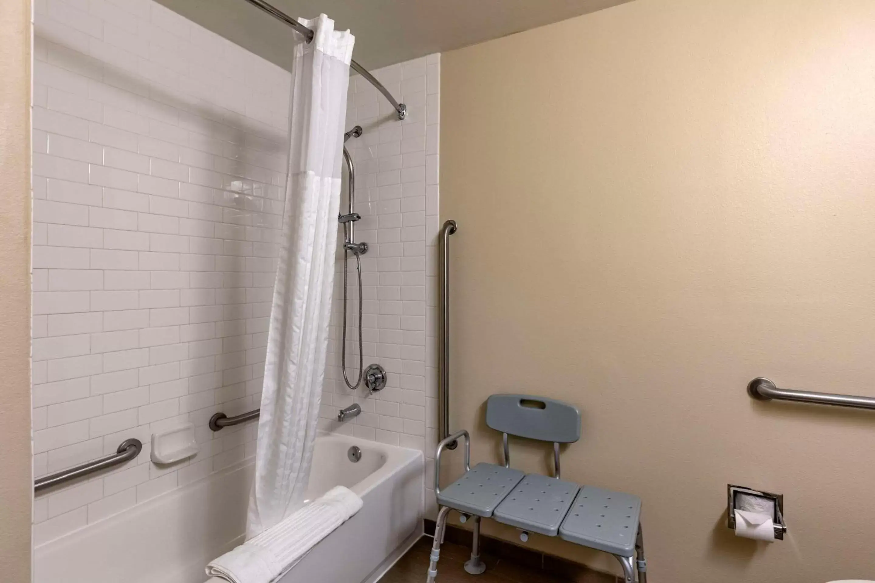 Bathroom in Comfort Inn Collinsville near St Louis