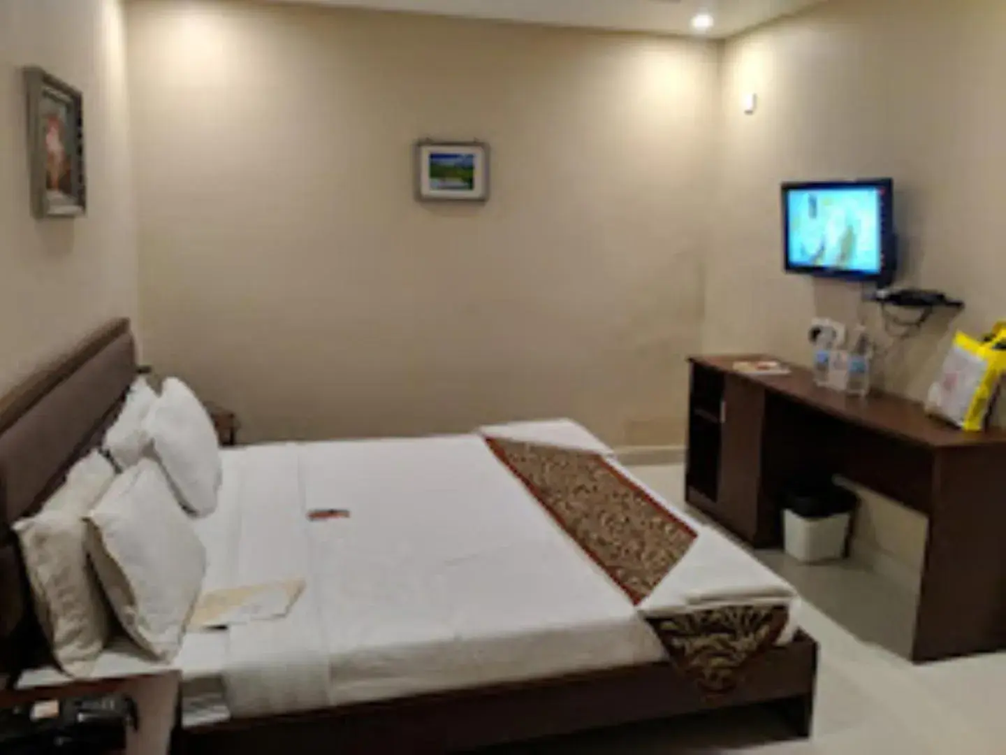 Property building, Bed in Hotel Shreehari Grand