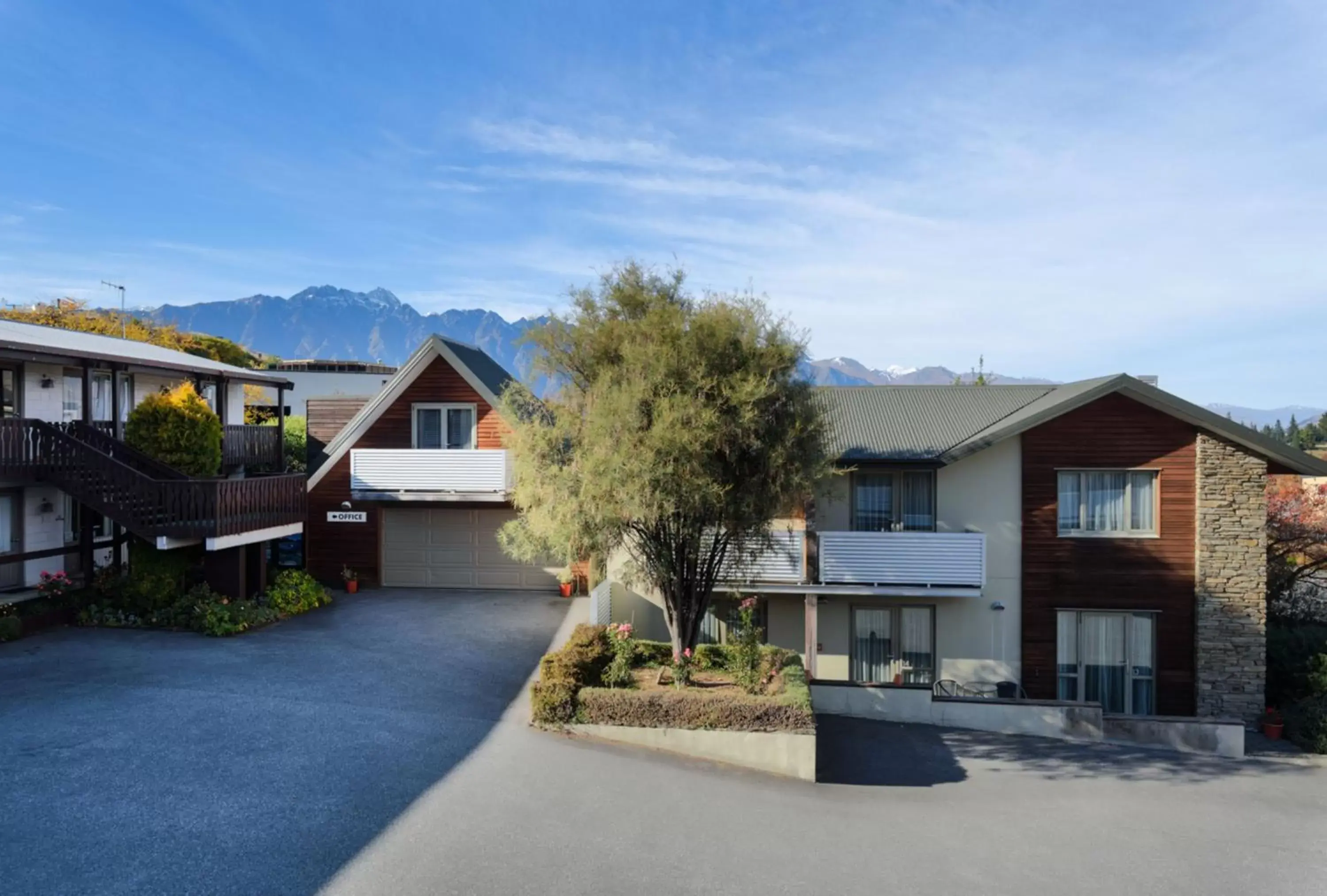 Property Building in Queenstown Motel Apartments