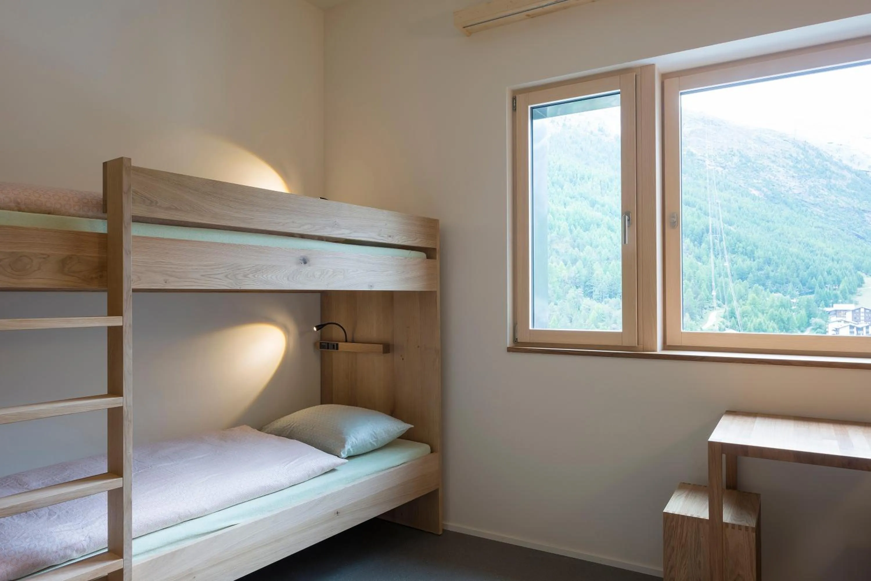 Photo of the whole room, Bed in Saas-Fee wellnesshostel4000