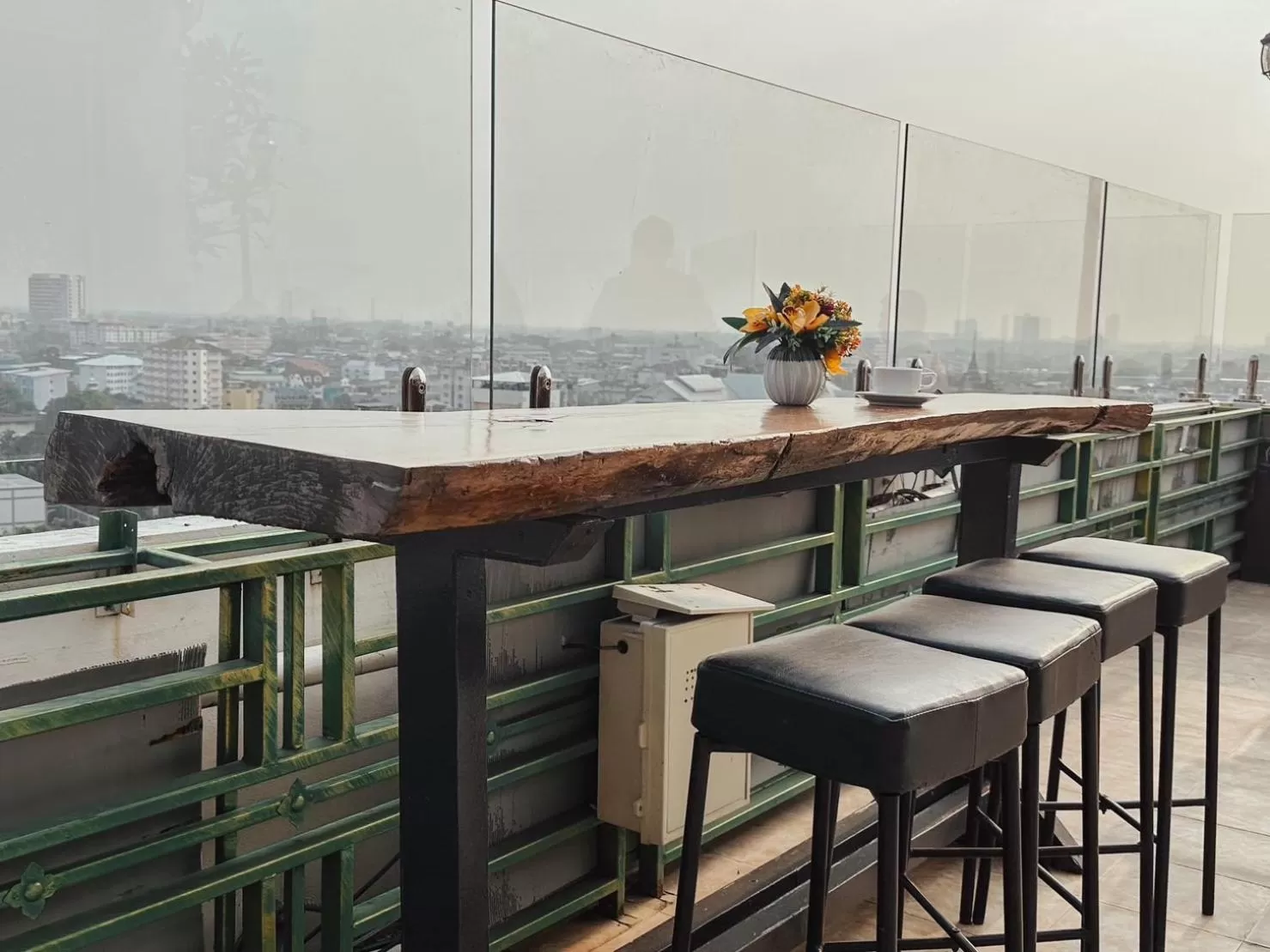 Restaurant/places to eat in Hotel De Khuvieng