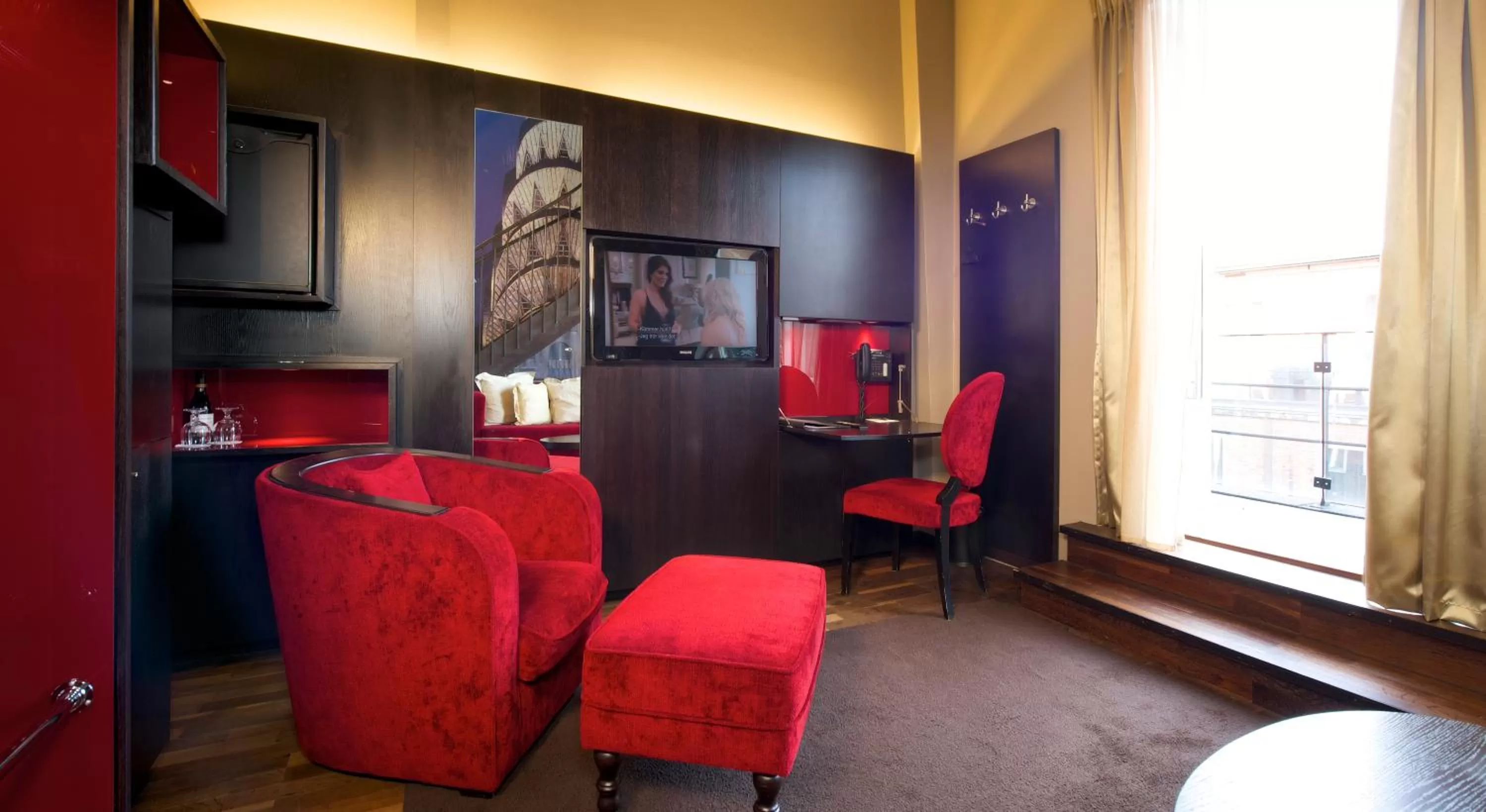 TV and multimedia in Home Hotel Folketeateret