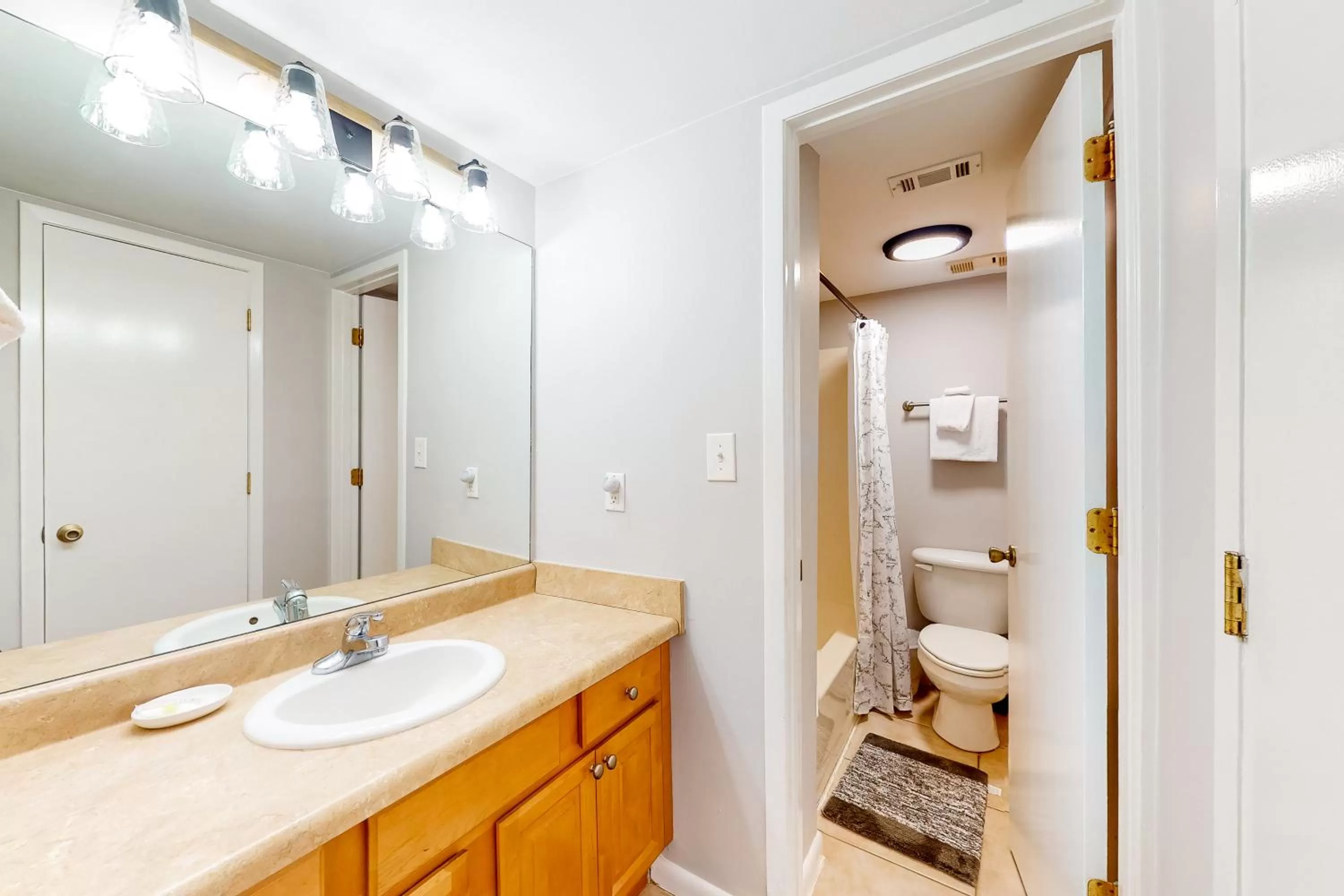 Bathroom in Whaler 5B