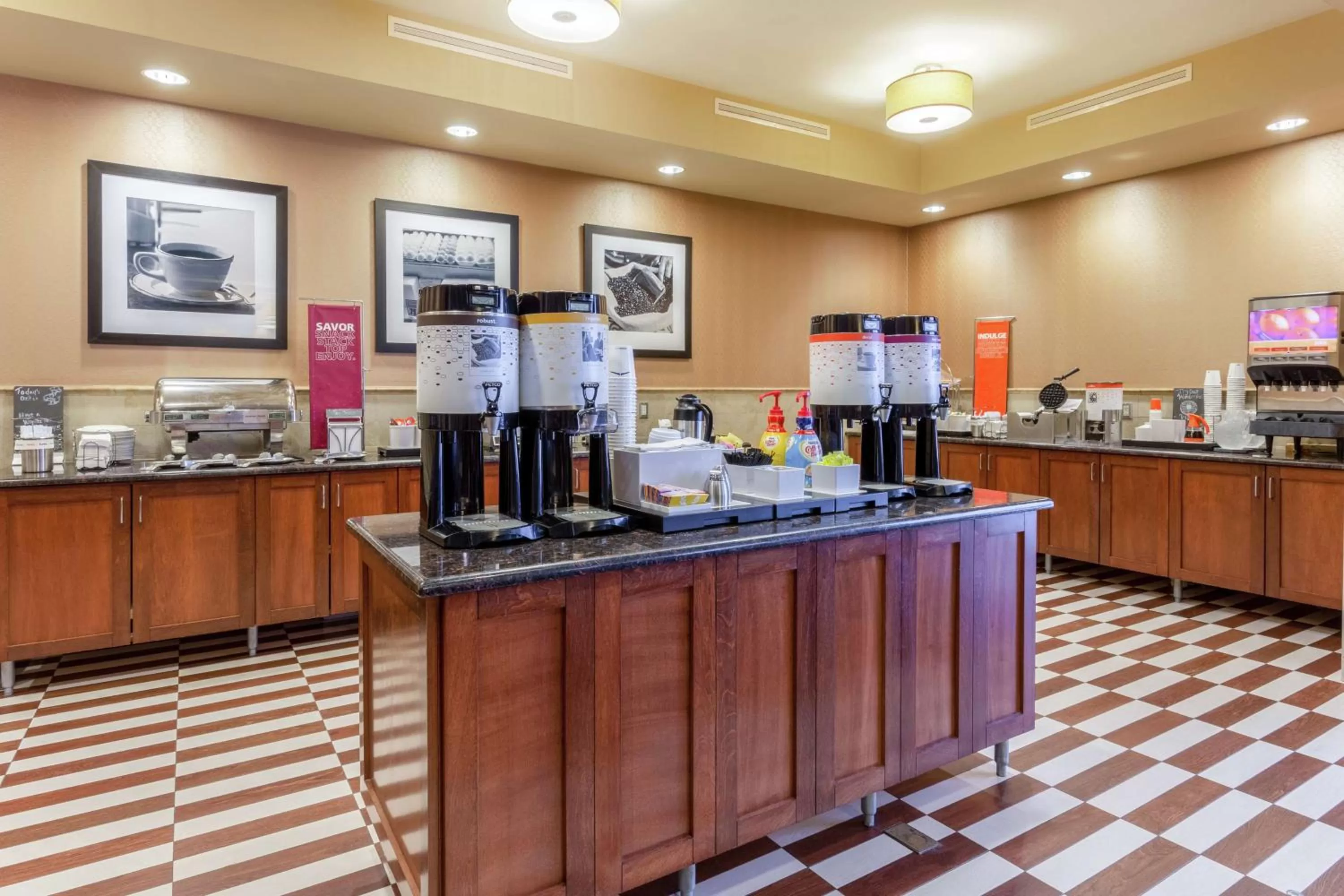 Restaurant/places to eat in Hampton Inn Owings Mills