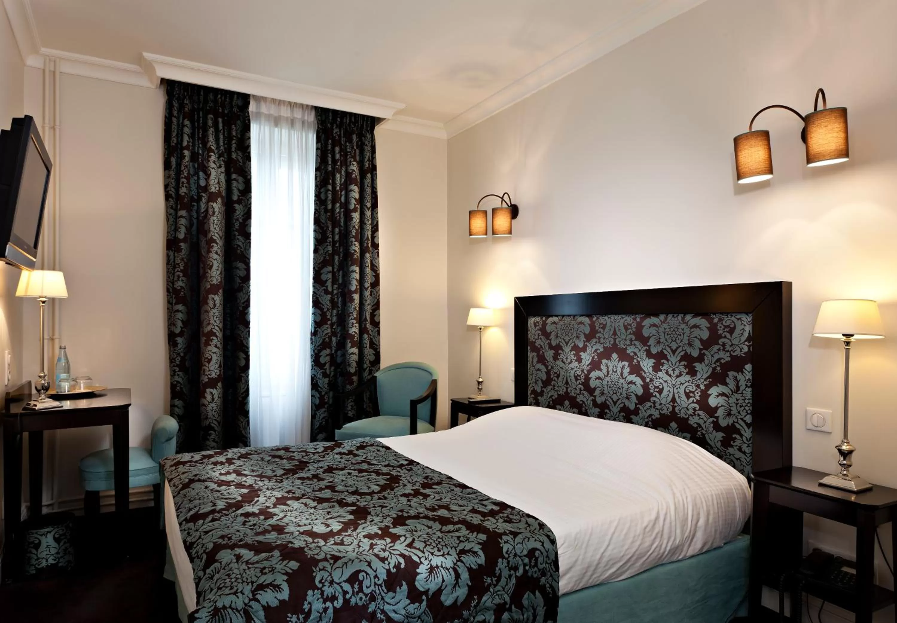 Coffee/tea facilities, Bed in Best Western Plus Hotel Villa D'est