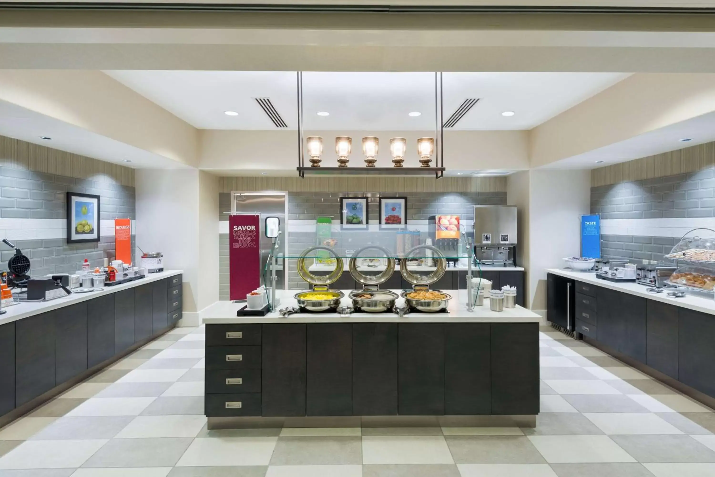 Breakfast, Restaurant/Places to Eat in Hampton Inn & Suites Tampa Airport Avion Park Westshore