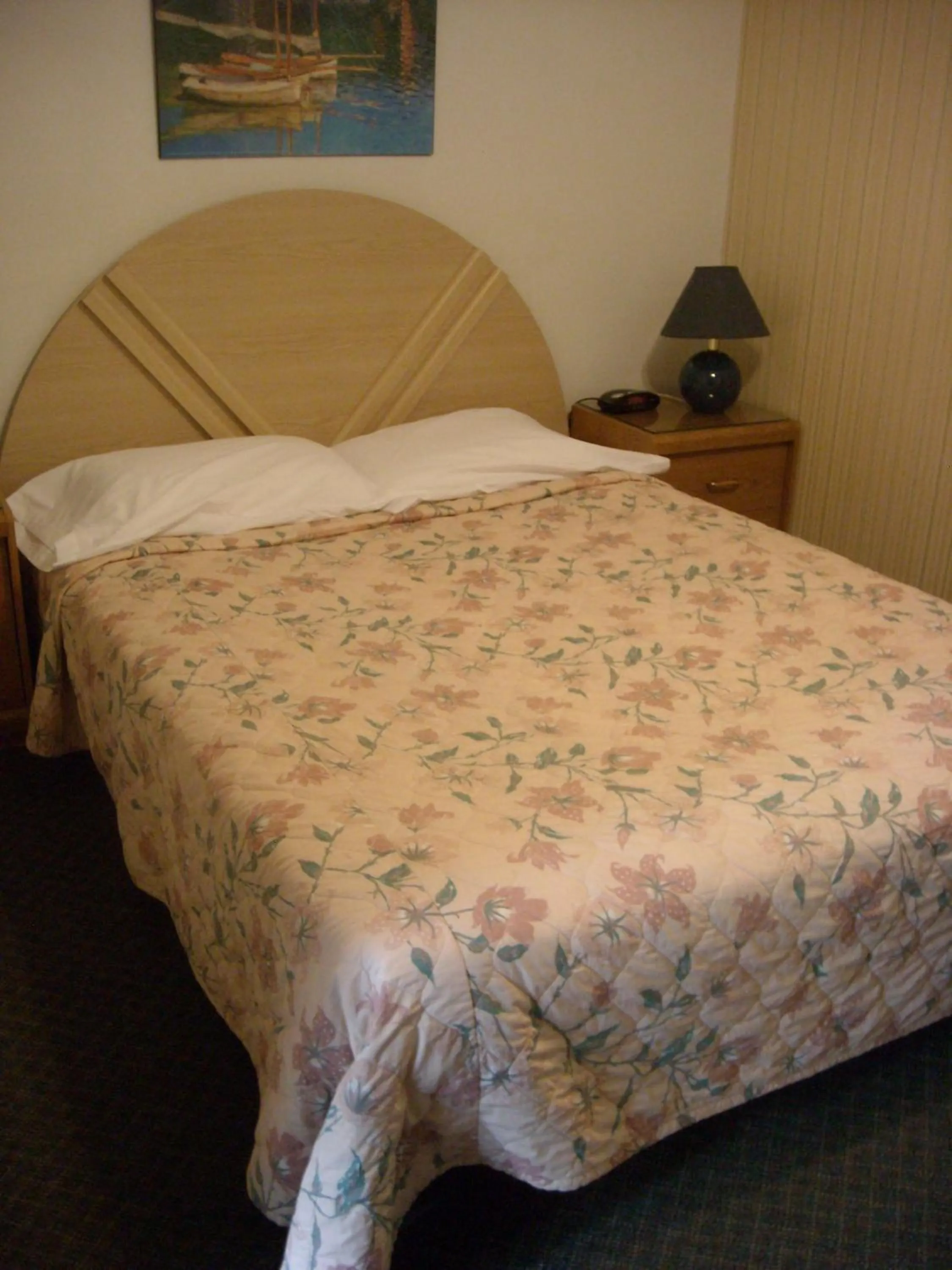 Bed in Motel le Verseau