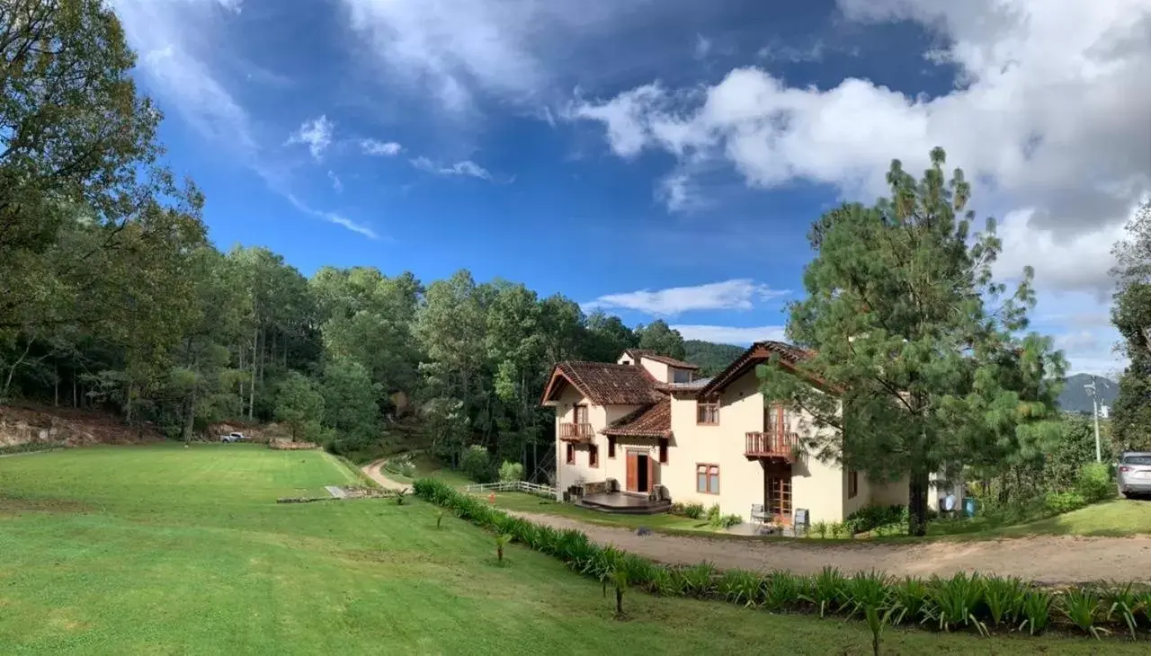 Property Building in CORTIJO LA CASONA & Bungalow al Pie de la Montaña