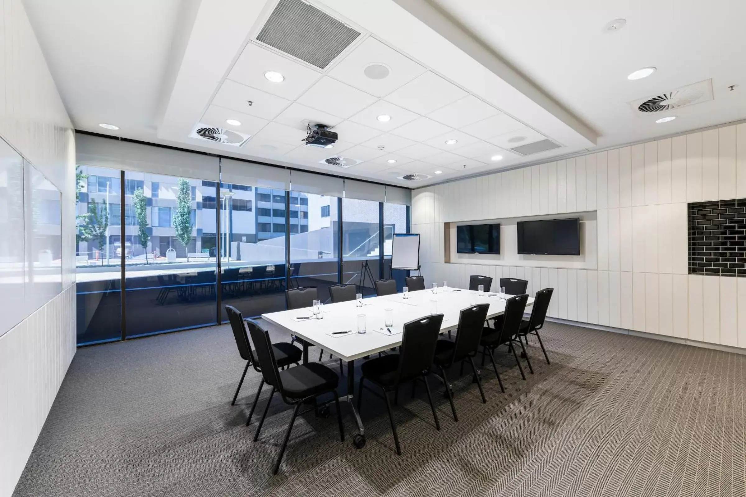 Business facilities in Abode Woden