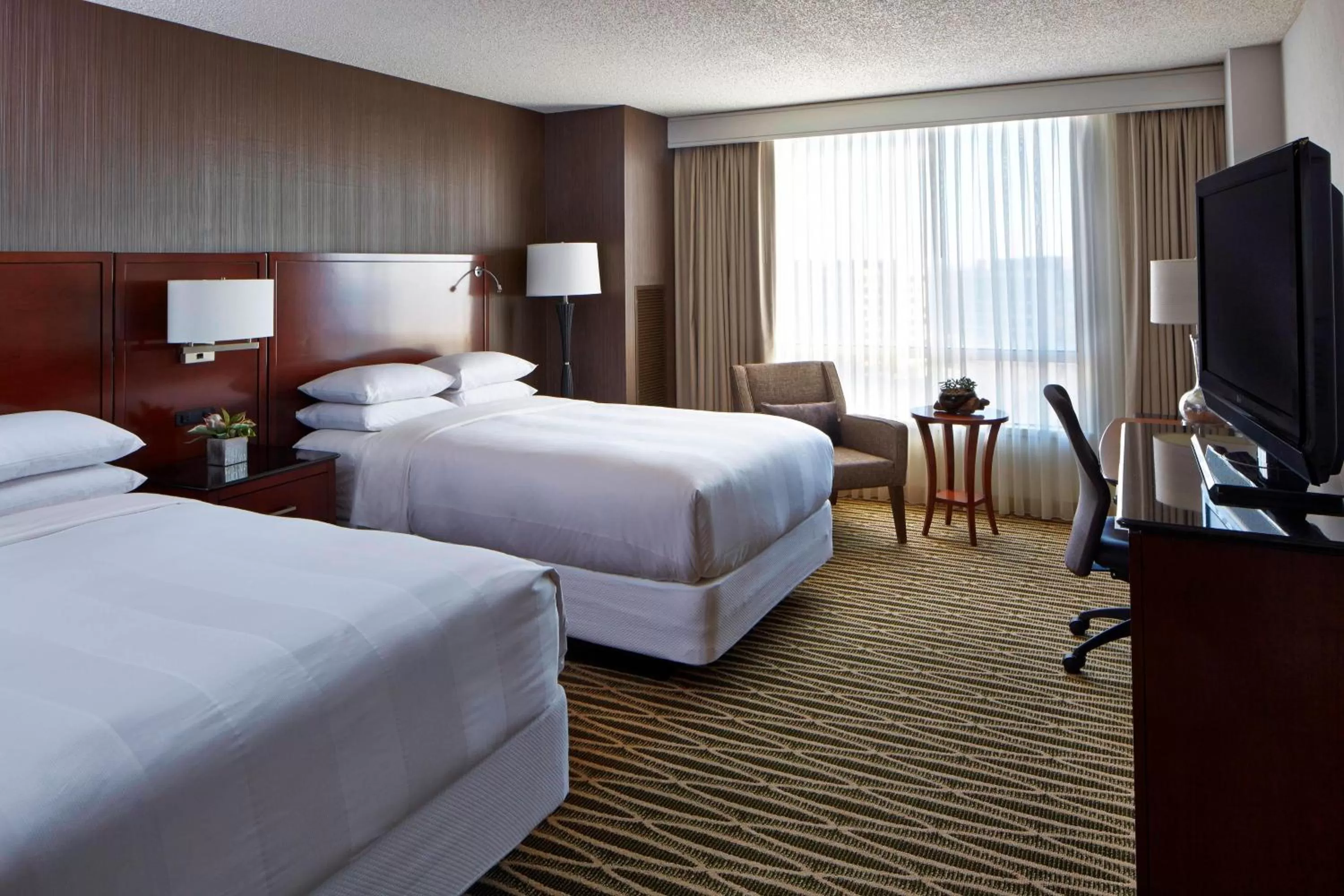 Deluxe Double Room Upper Floor with M Club Access in Minneapolis Marriott Southwest