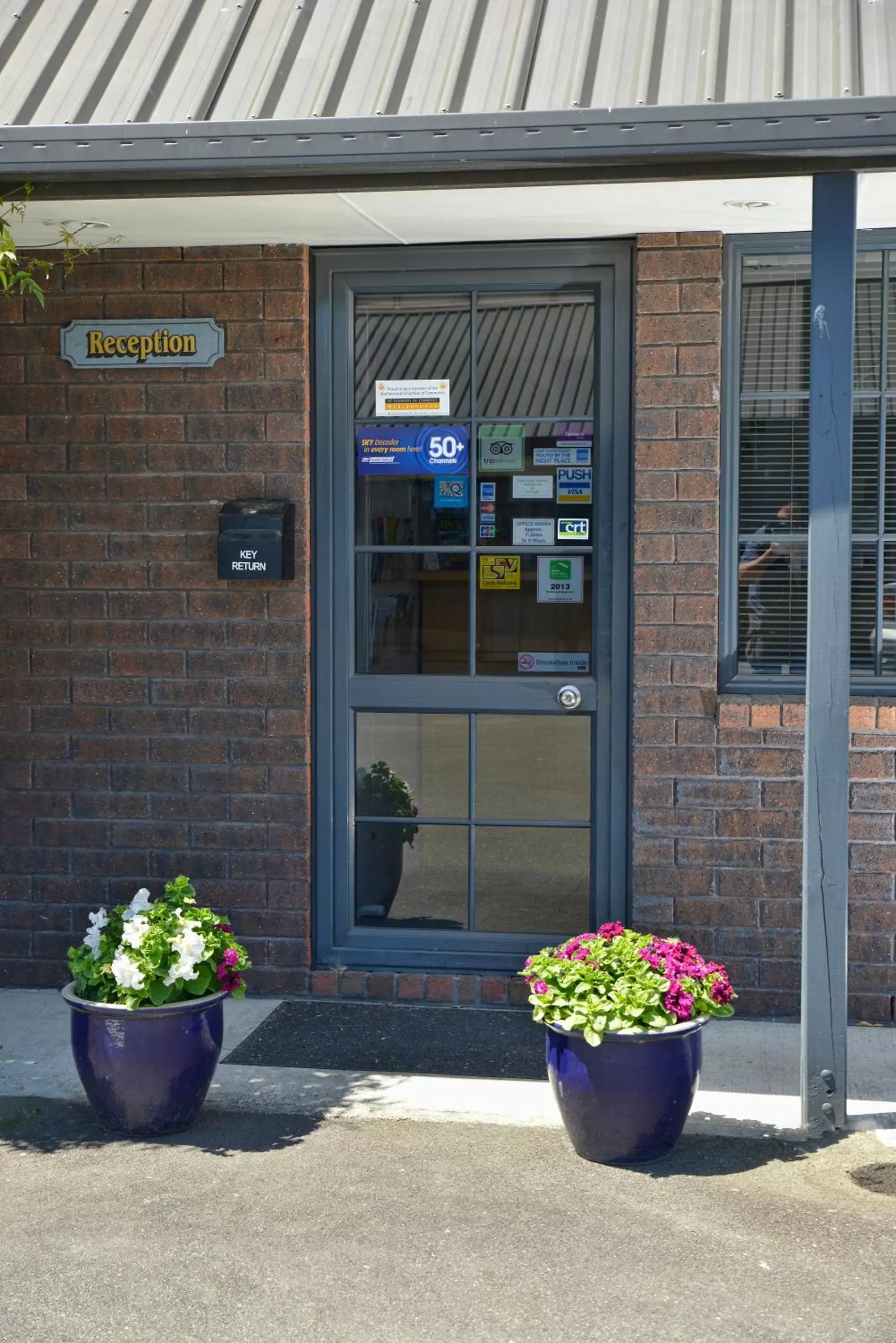 Facade/entrance in Aston Court Motel