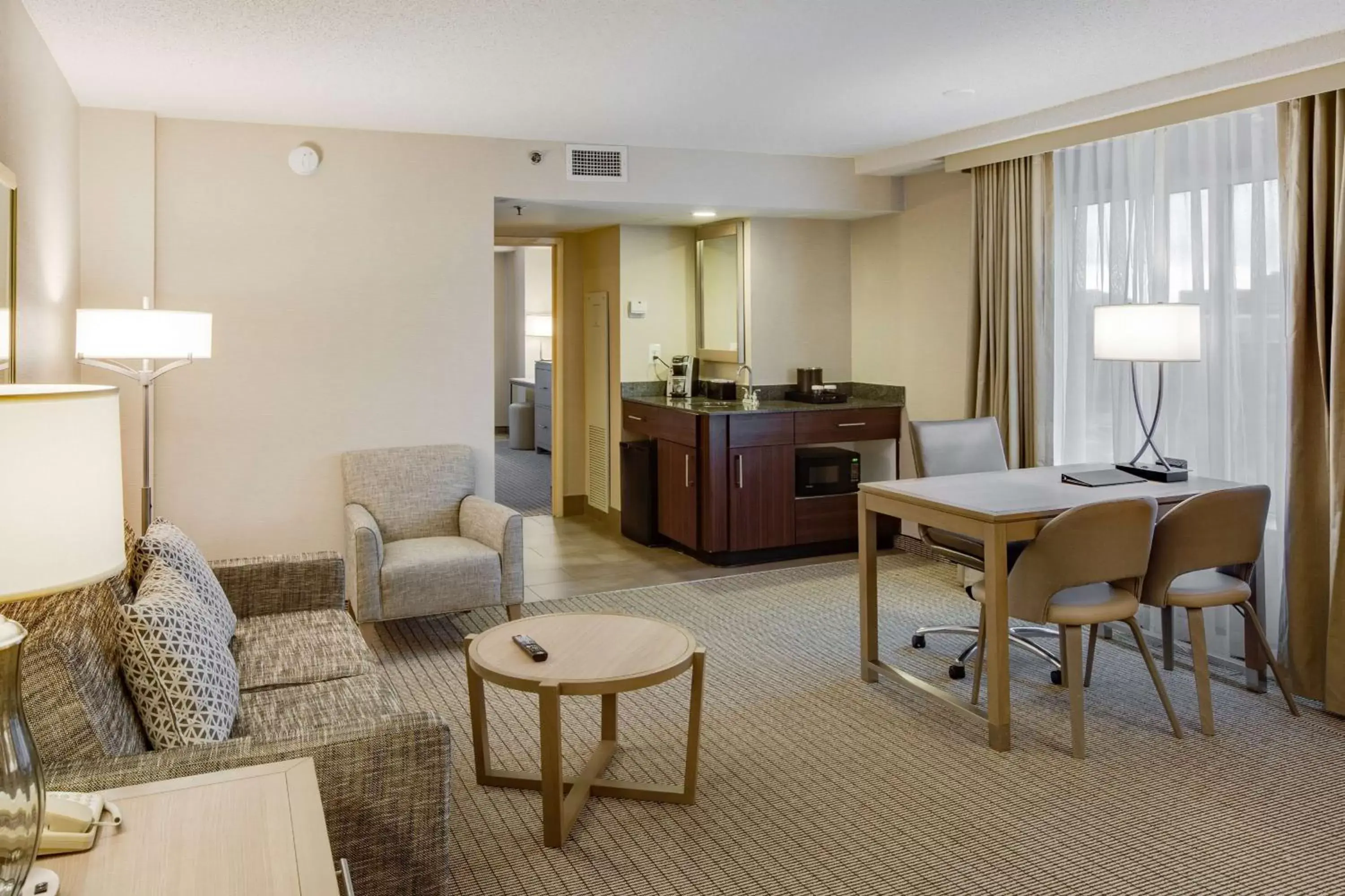 Living room, Seating Area in Embassy Suites by Hilton Columbus Dublin