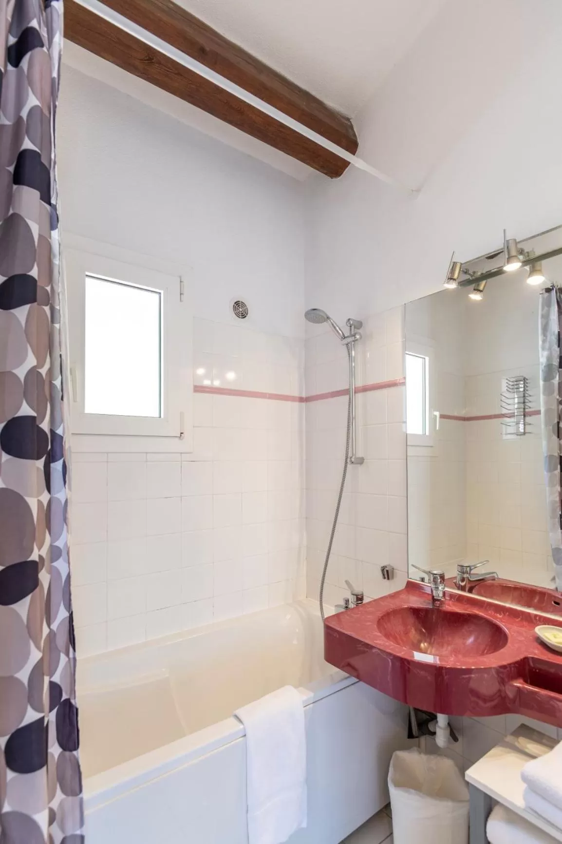 Bathroom in Les Bastides Saint Paul