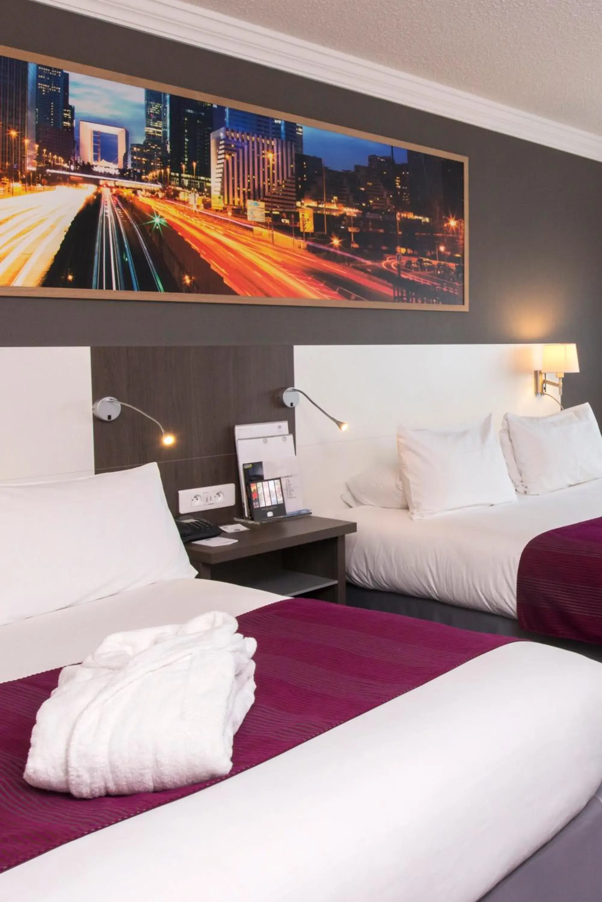 Bed in Best Western Plus Paris Orly Airport