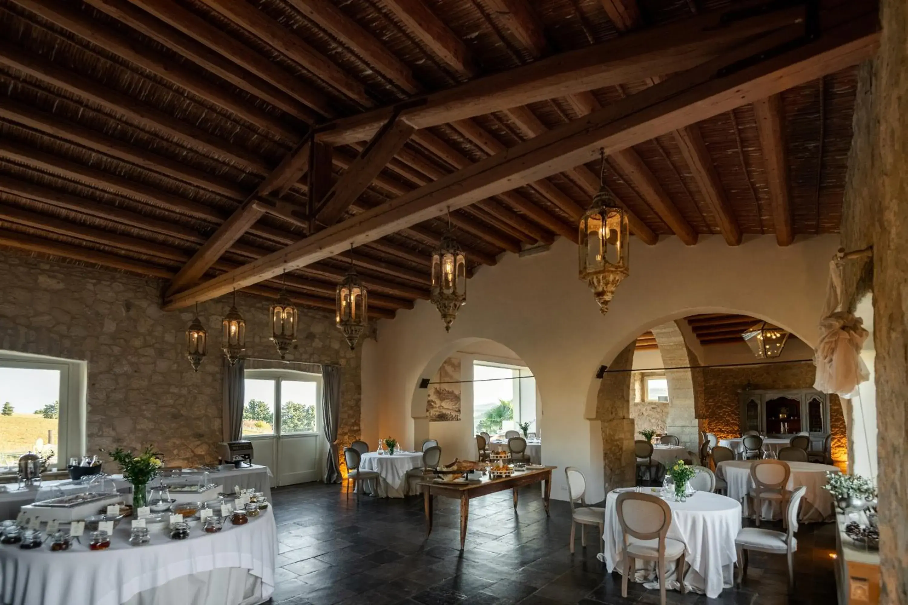 Restaurant/Places to Eat in Castello Camemi