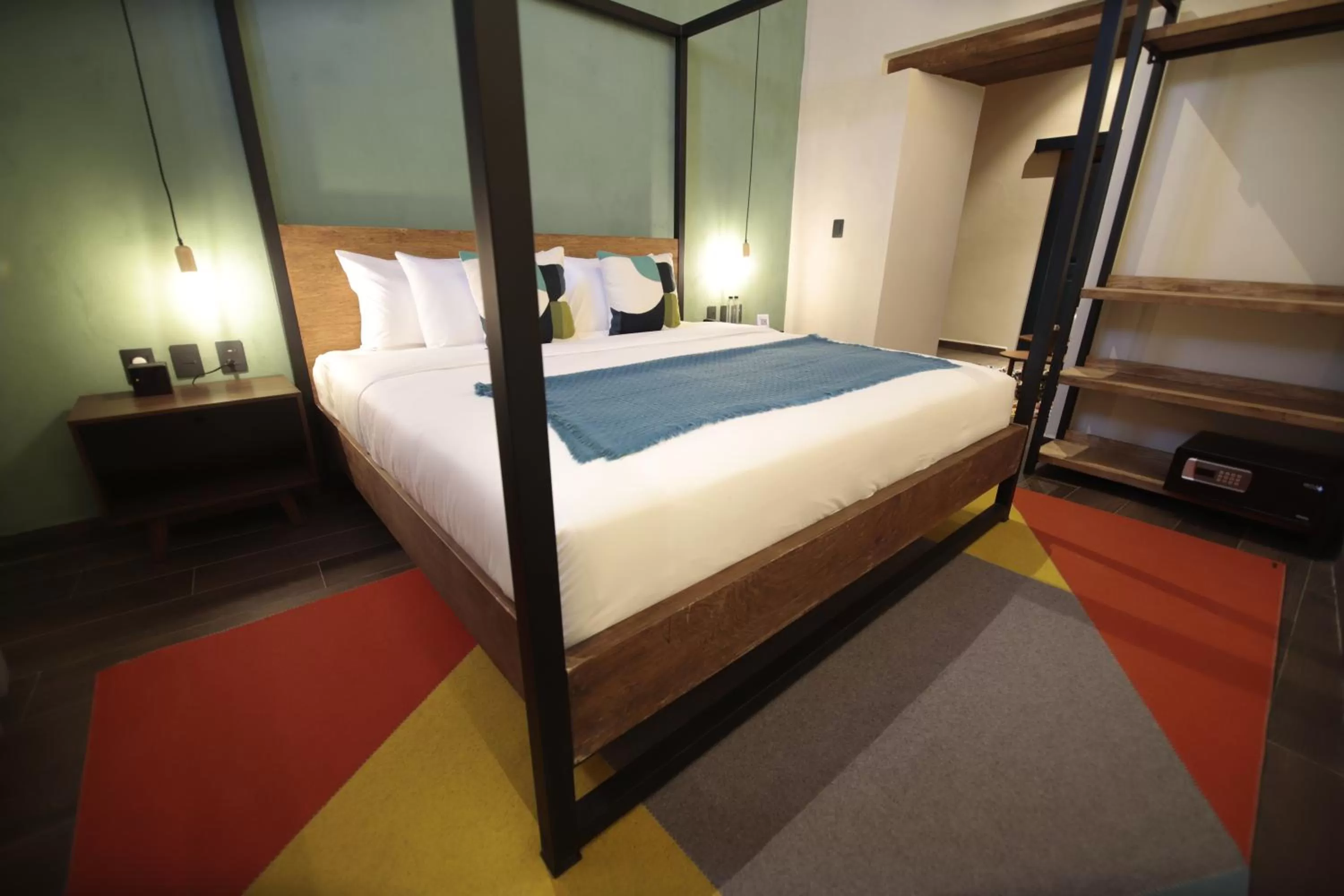 Bed in Antigua Trece Hotel Fusión