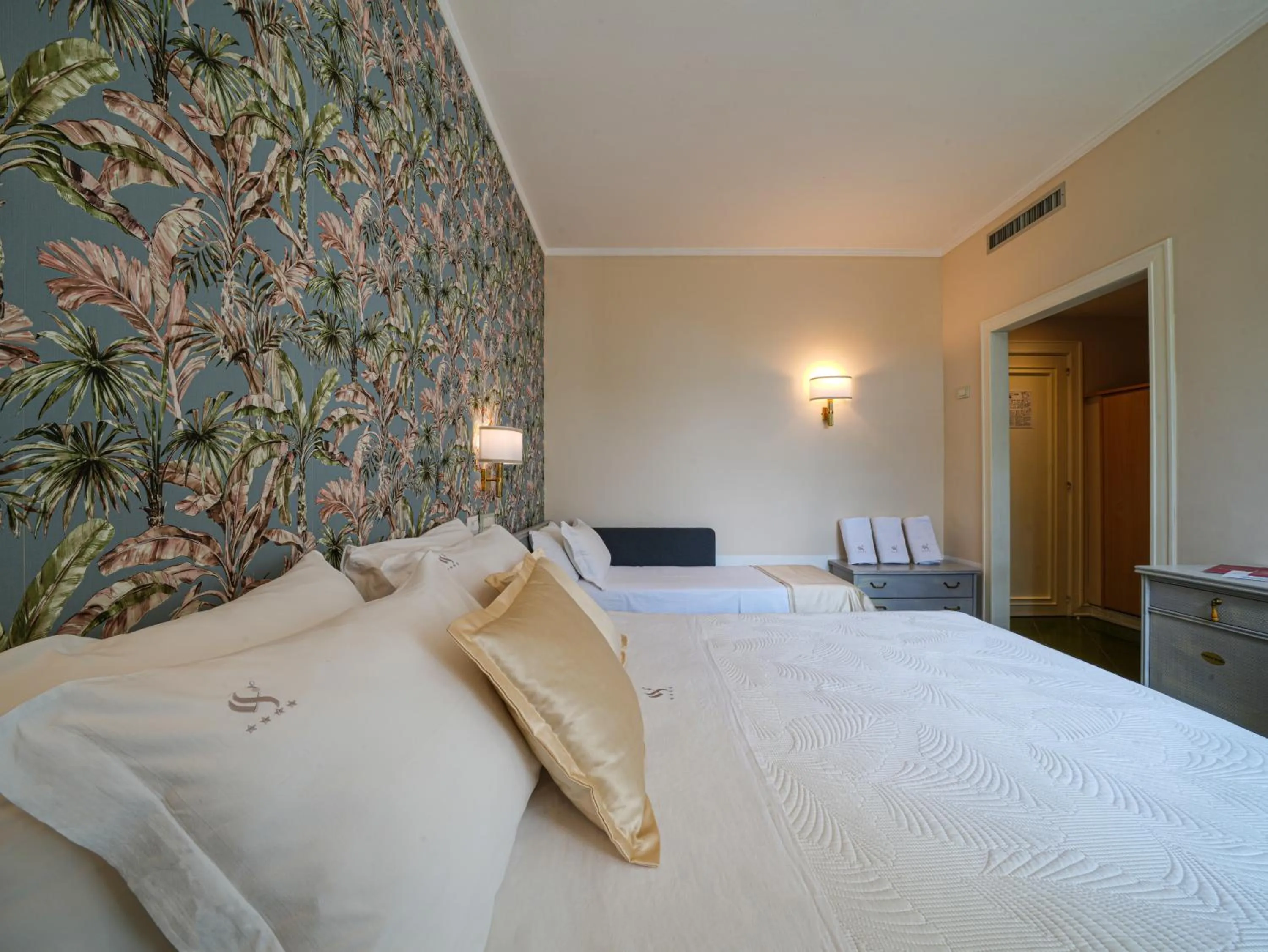 Bed in Hotel Scapolatiello