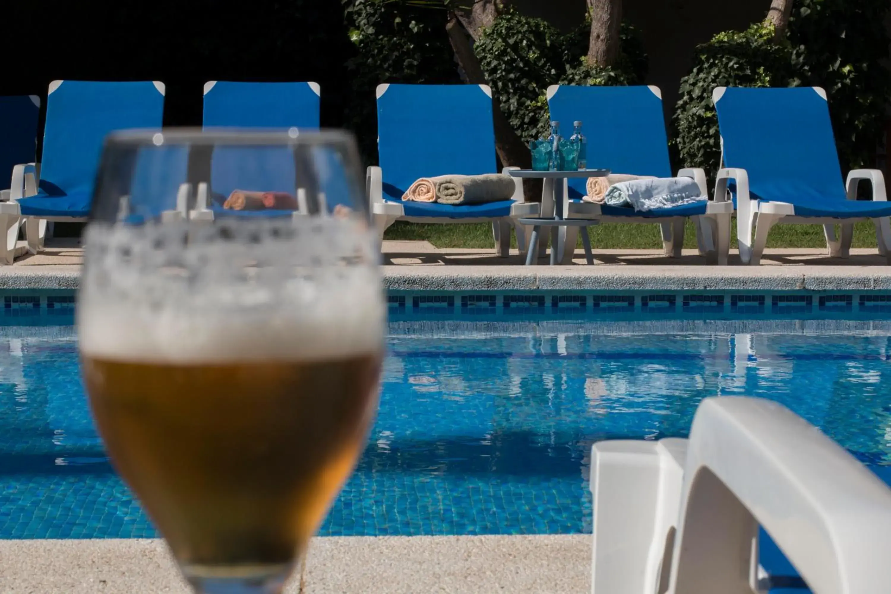 Swimming Pool in Hotel Yola