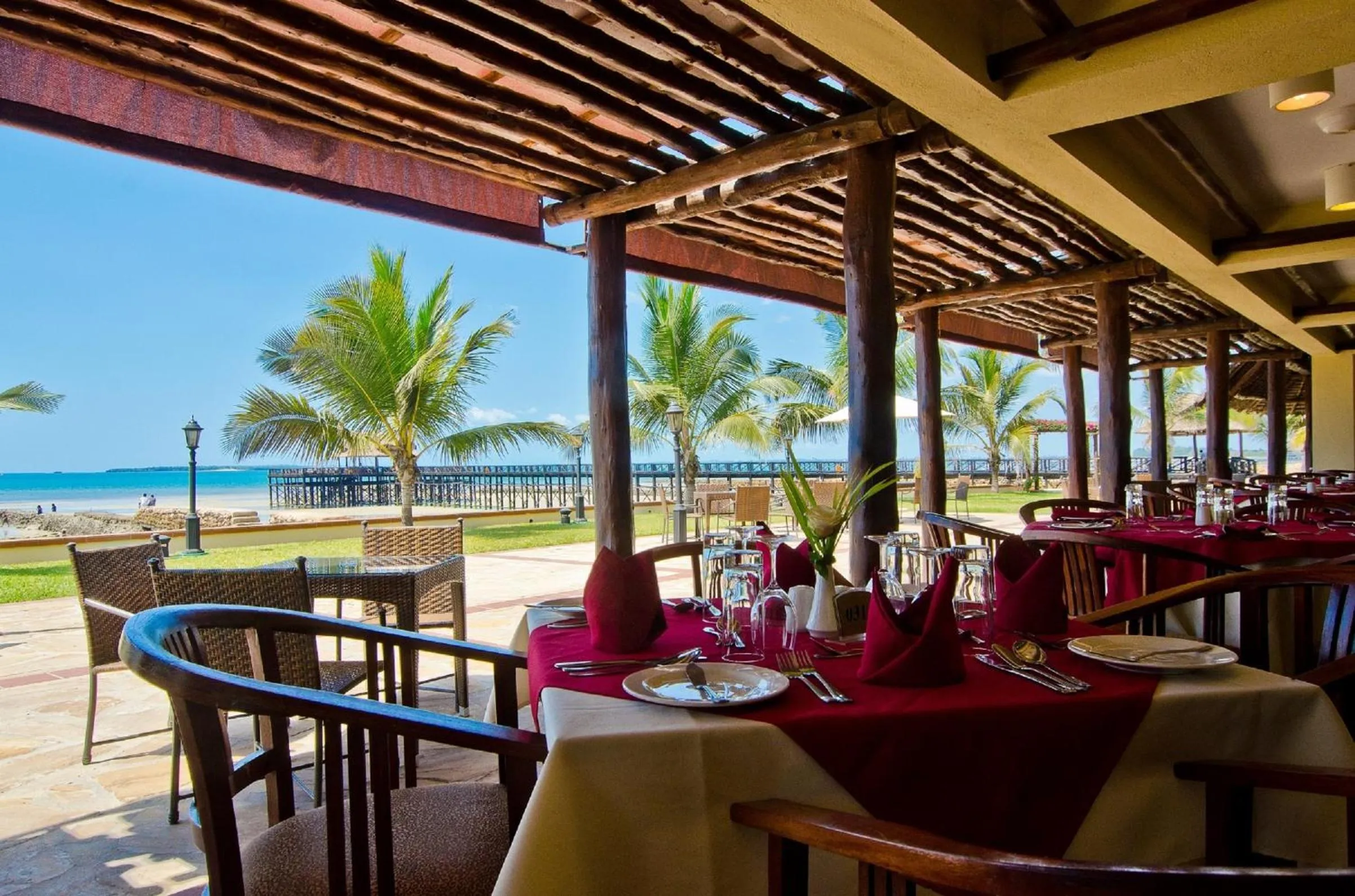 Restaurant/places to eat in White Sands Hotel