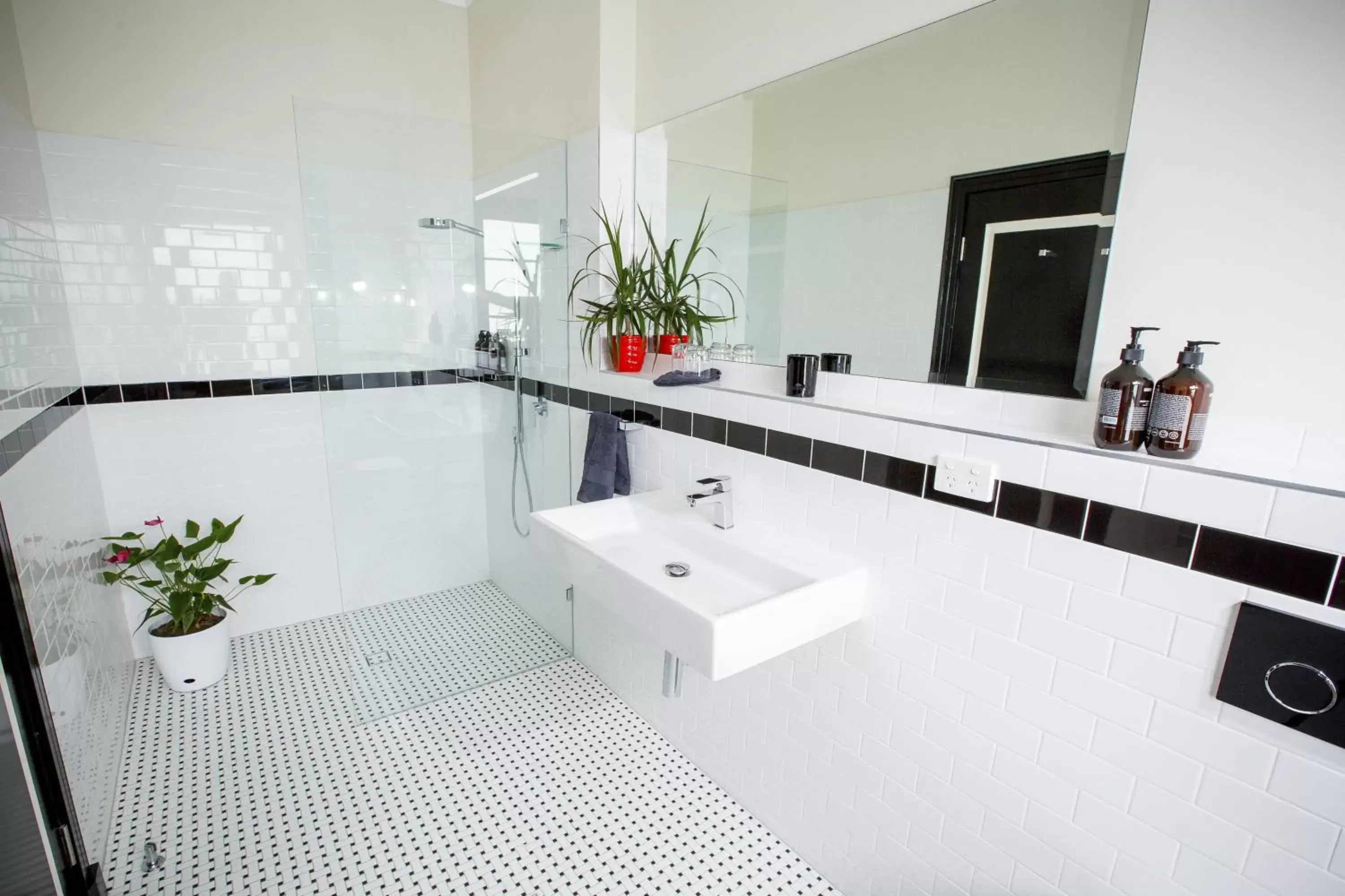 Shower, Bathroom in The Commercial Boutique Hotel