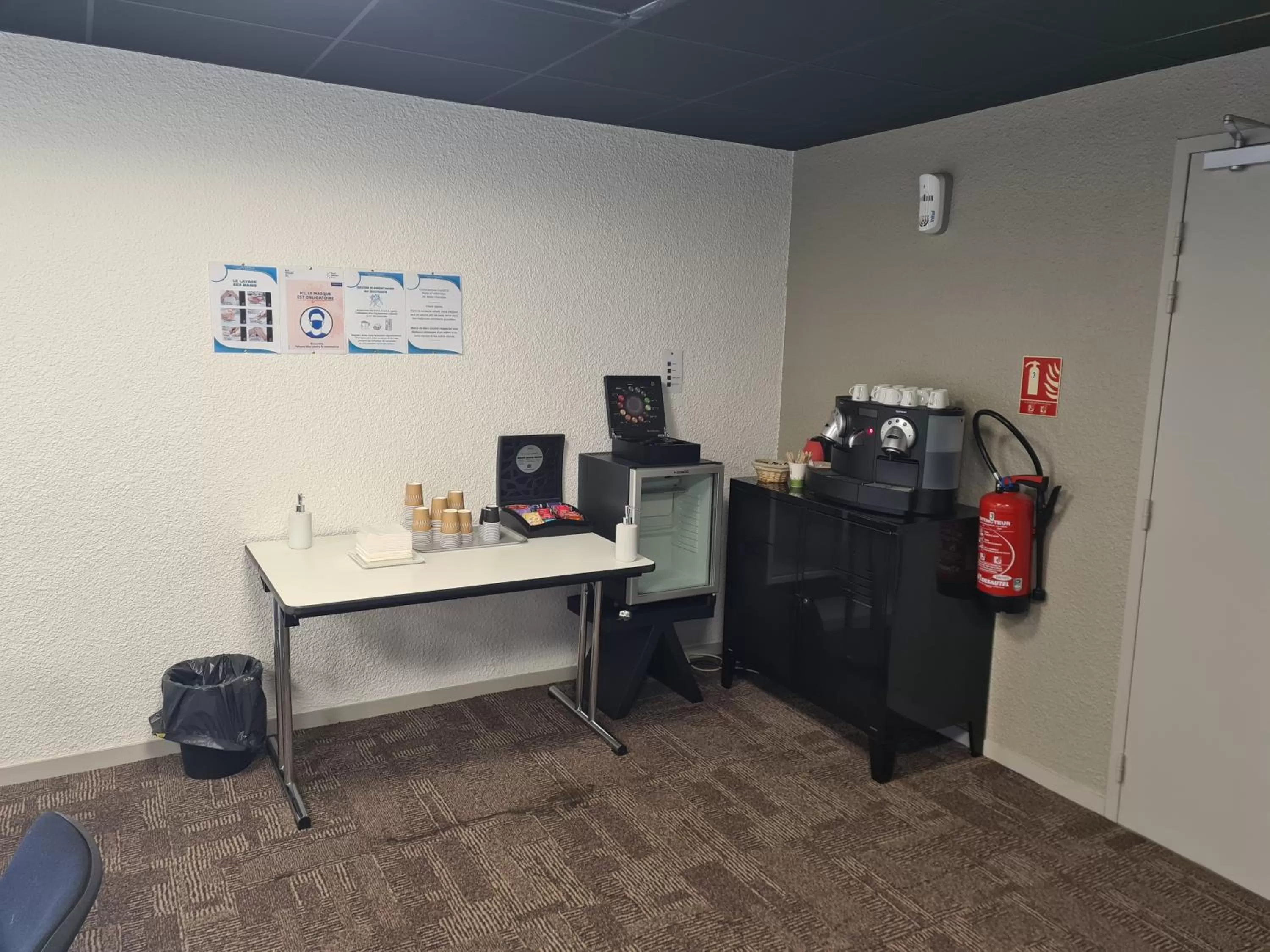 People in ibis Montauban