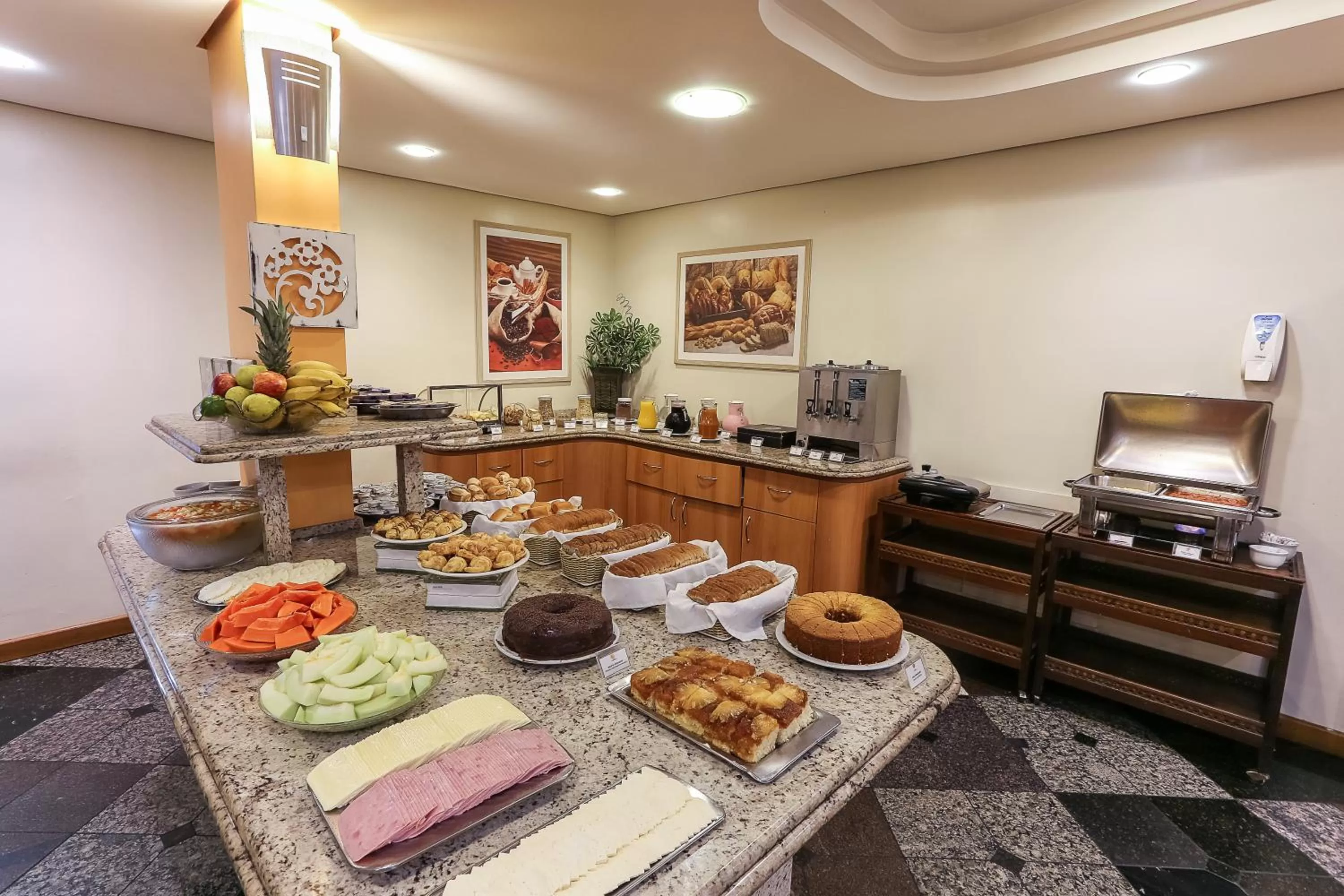 American breakfast in Hotel Metropolitan Canoas