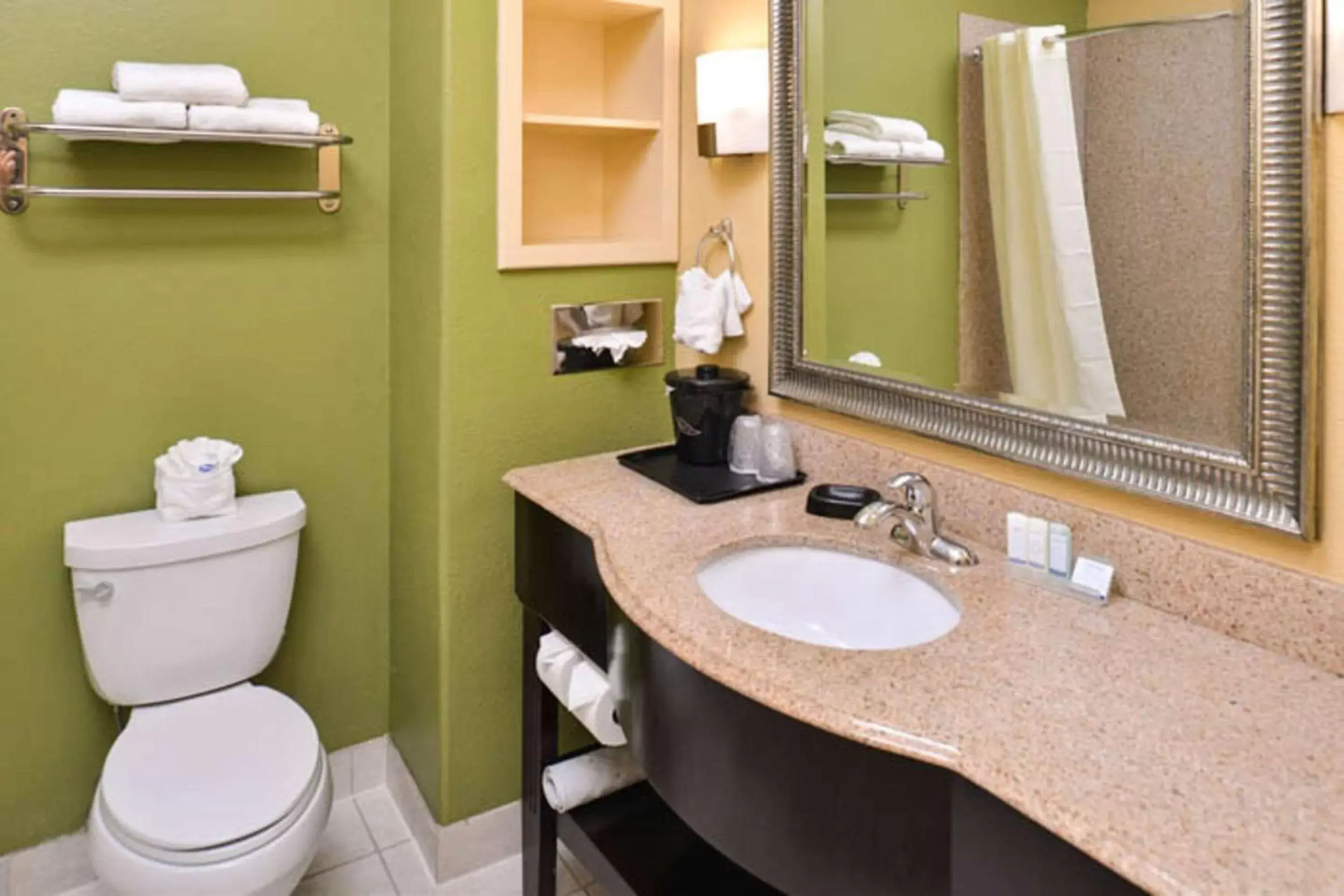 Bathroom in Sleep Inn and Suites Downtown Houston