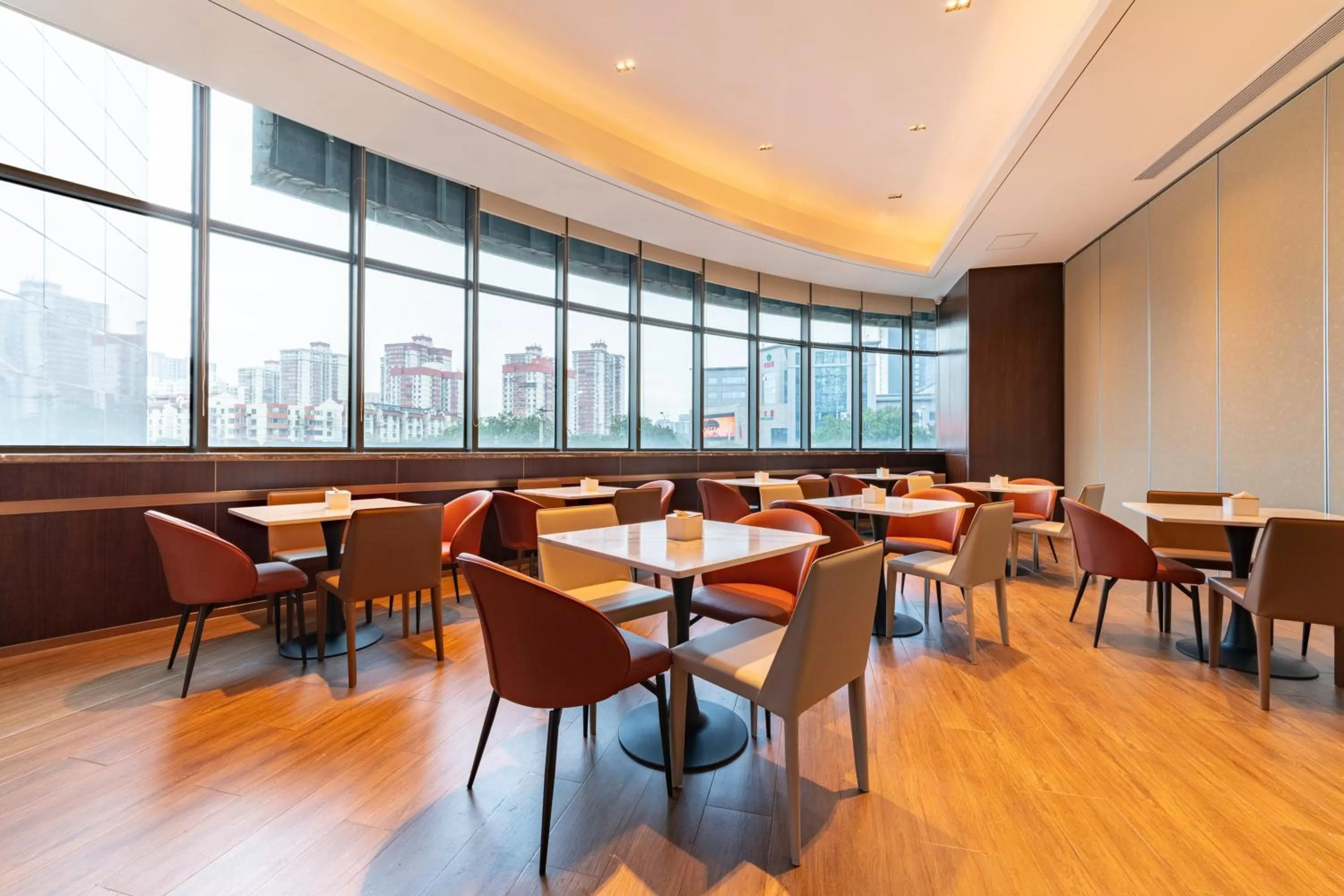 Restaurant/places to eat in Holiday Inn Express Beijing Huacai by IHG