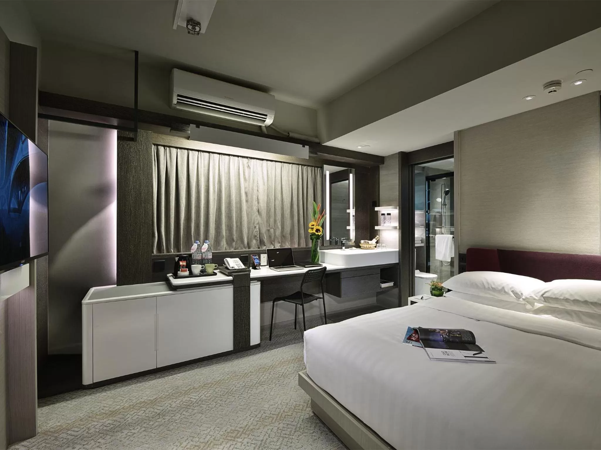 Photo of the whole room, Bed in Xi Hotel