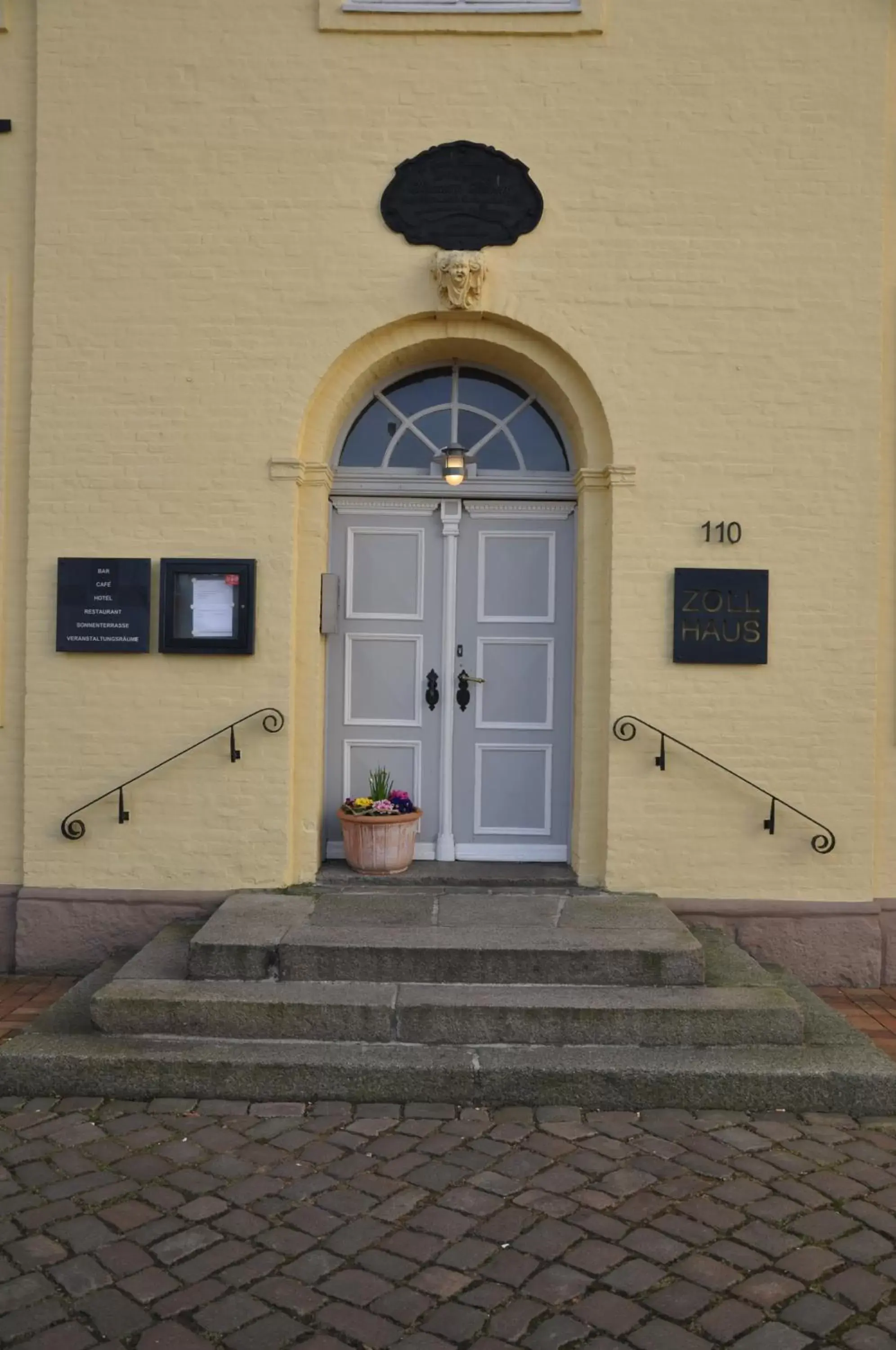 Facade/entrance in Hotel Zollhaus
