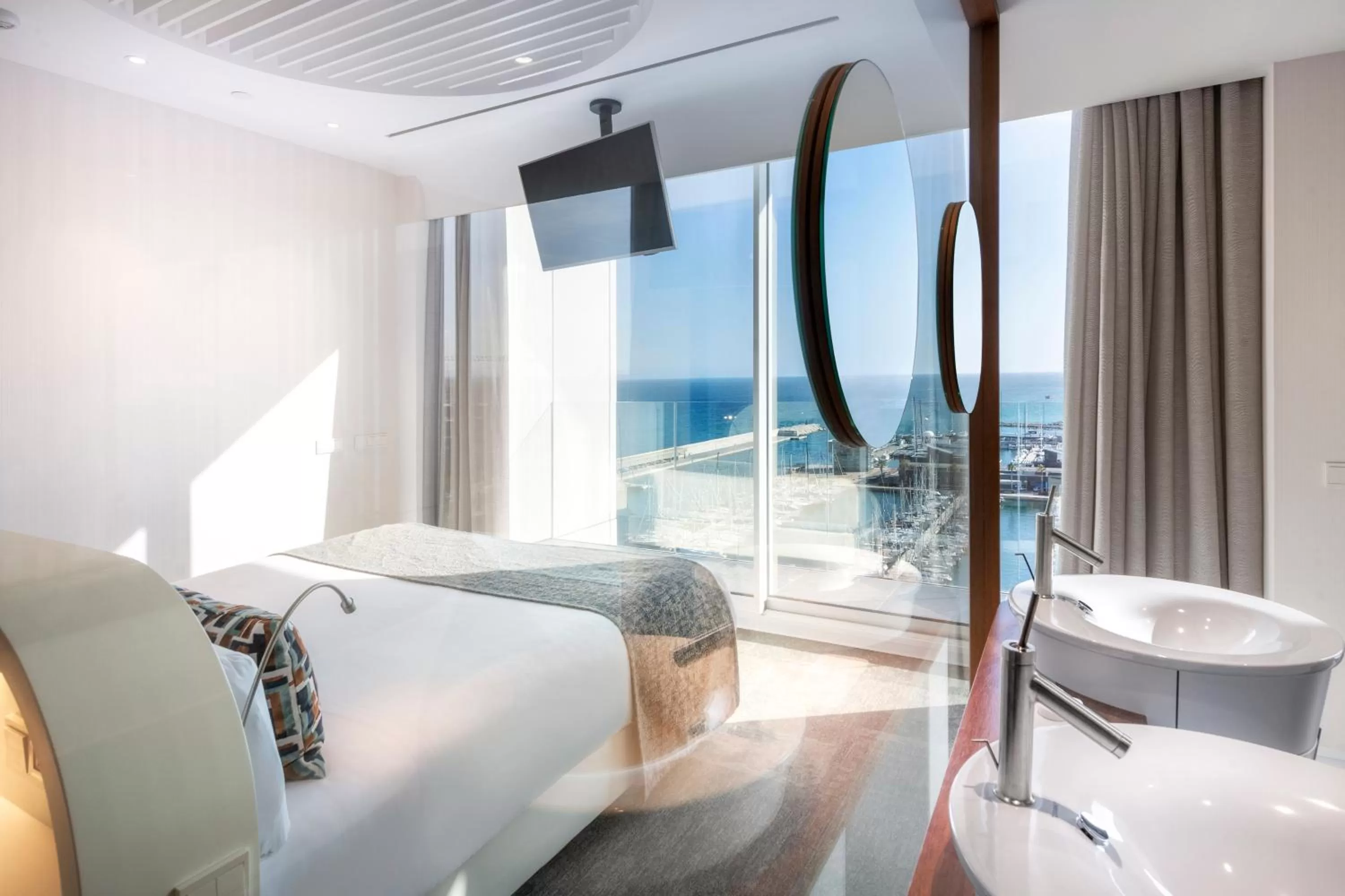 Bedroom, Bed in Hotel Marina Badalona