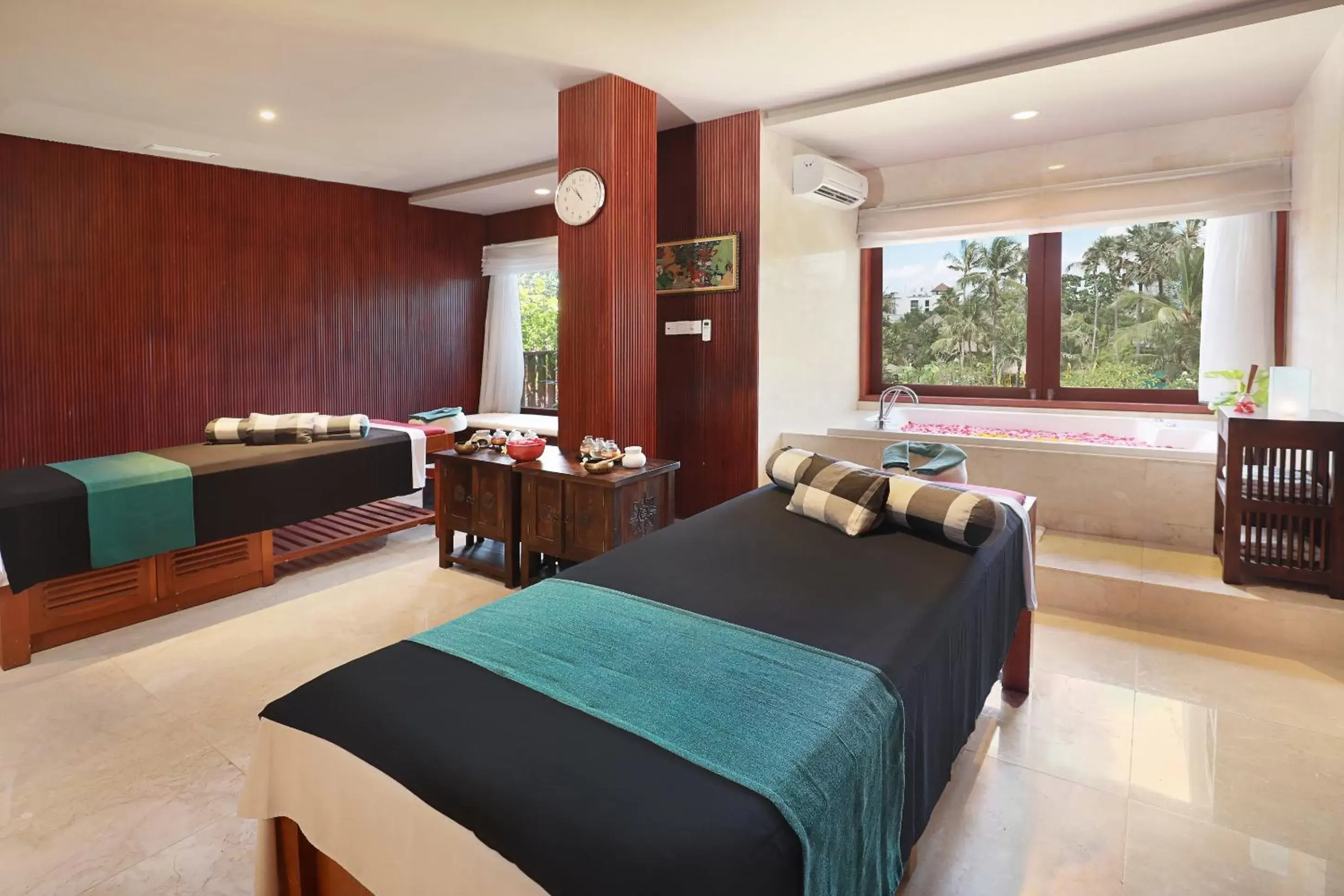 Spa and wellness centre/facilities in Legian Beach Hotel