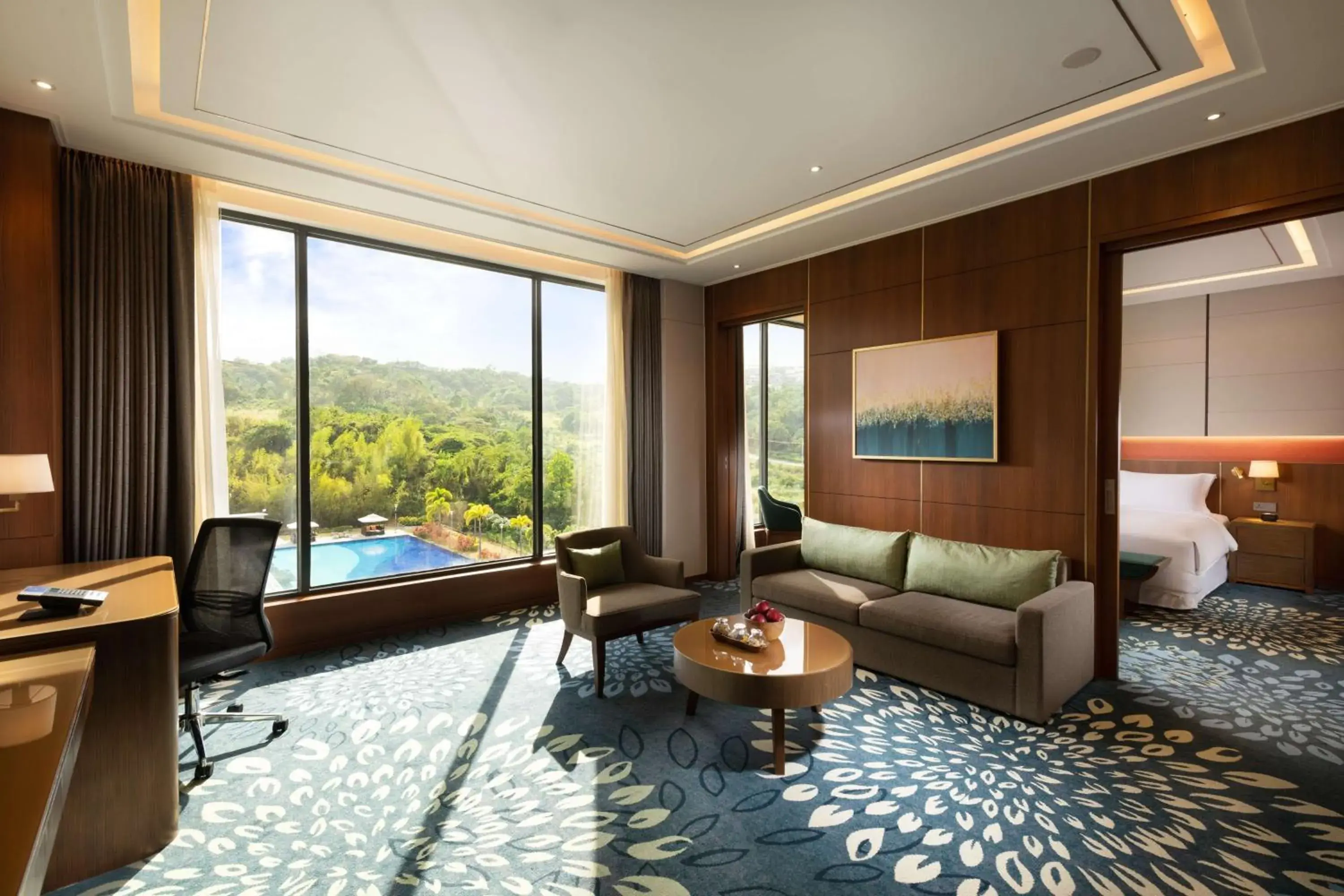 Bedroom, Seating Area in Hilton Clark Sun Valley Resort