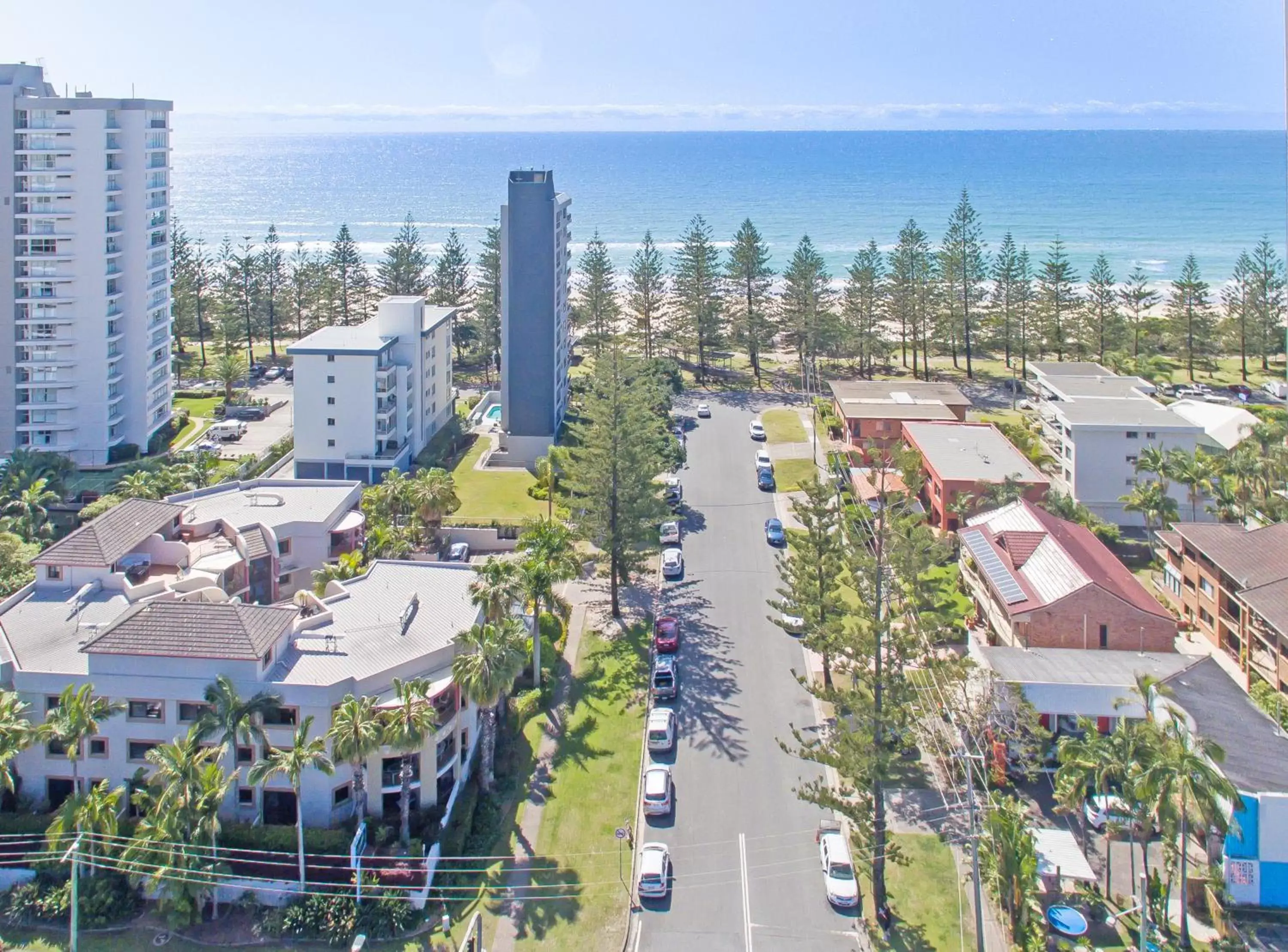 Bird's eye view, Bird's-eye View in Burleigh on the Beach