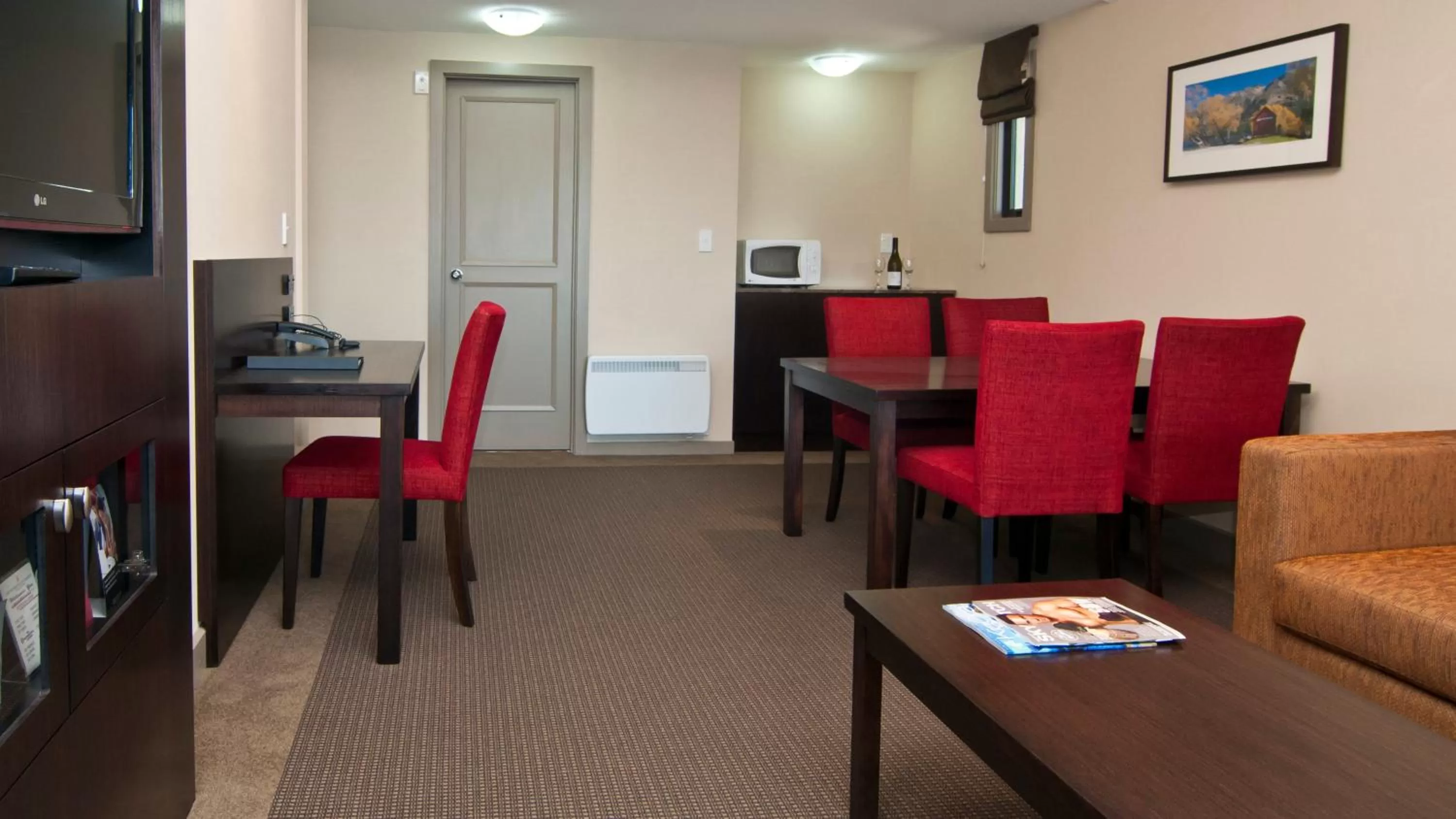 Seating area in Copthorne Hotel & Resort Lakefront Queenstown