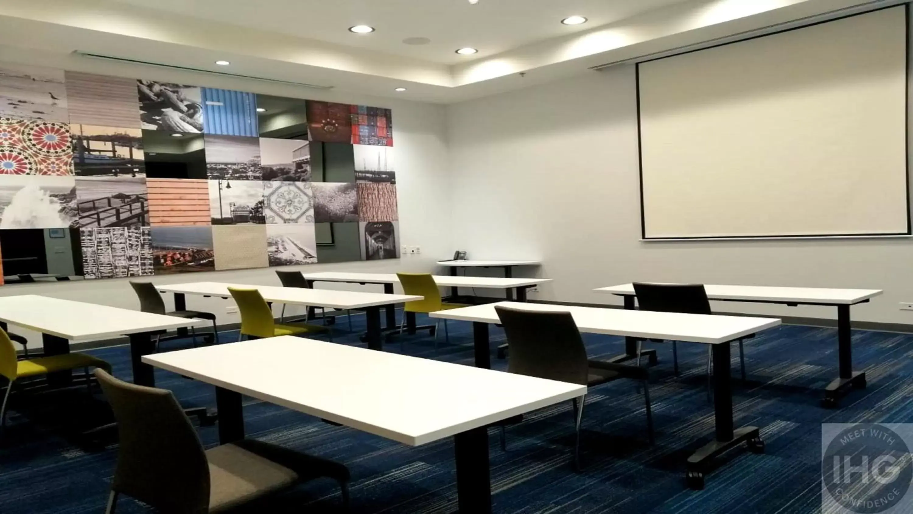 Meeting/conference room in Holiday Inn Express & Suites - Ensenada Centro, an IHG Hotel