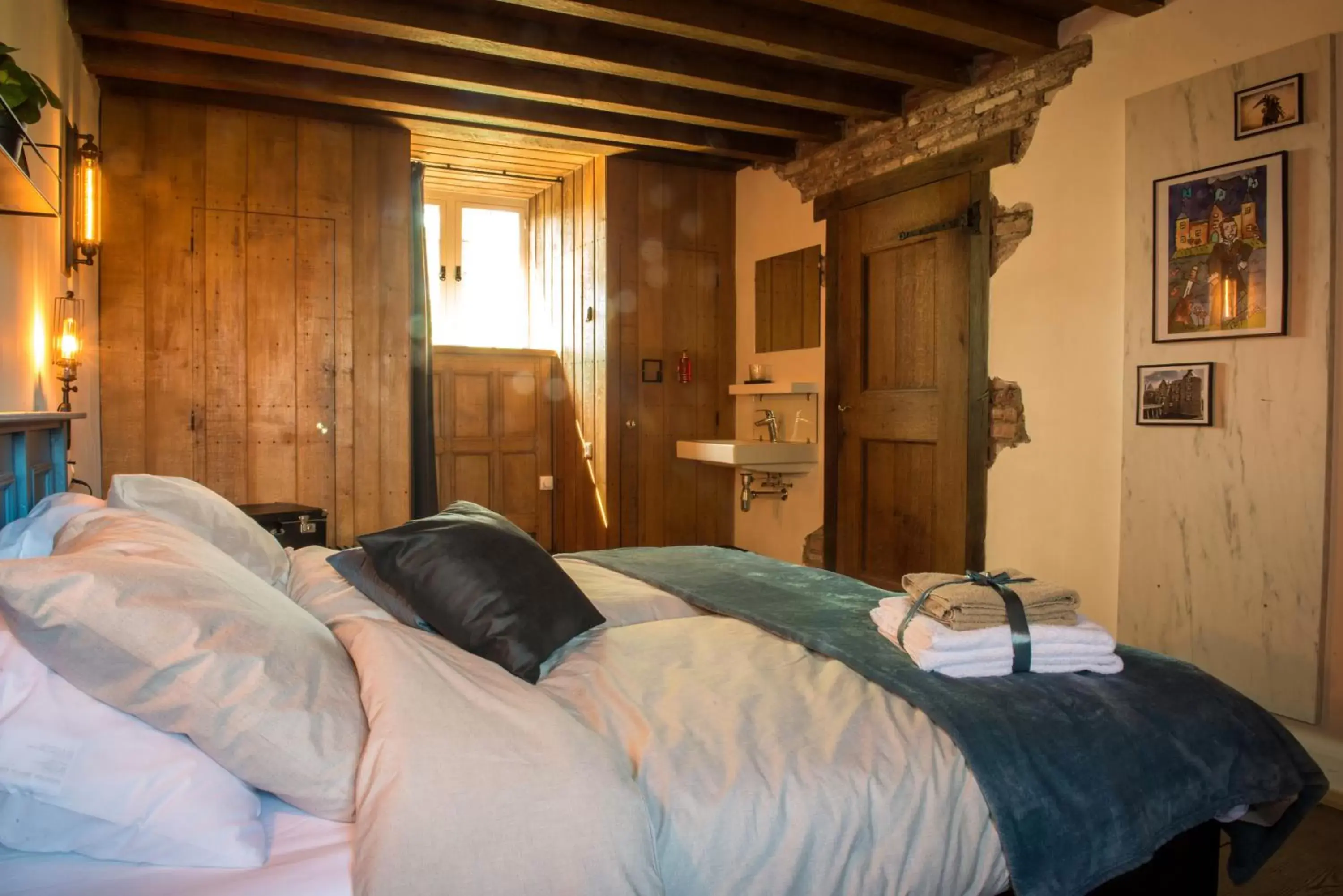 Bedroom, Bed in B&B kasteel Ammersoyen