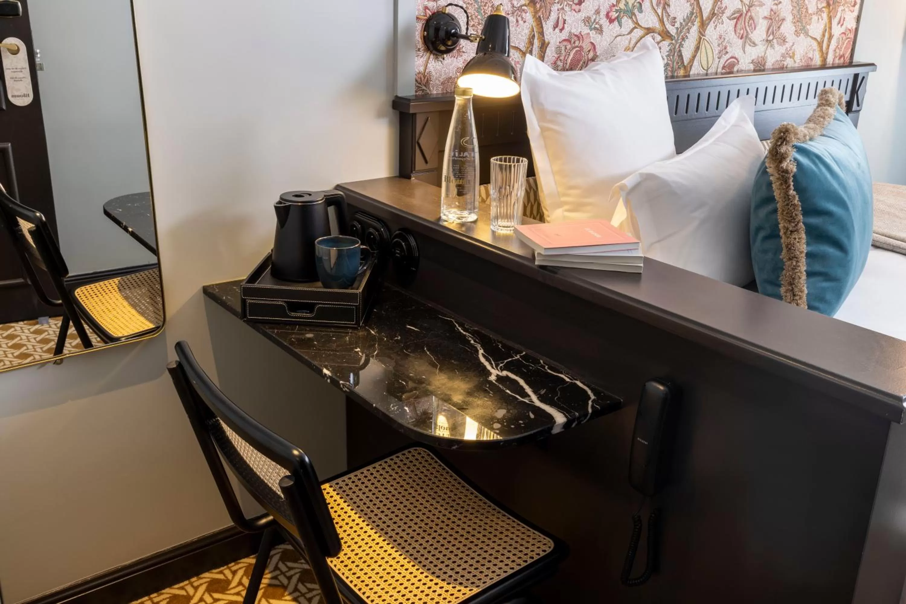 Seating area in Hotel Bloum