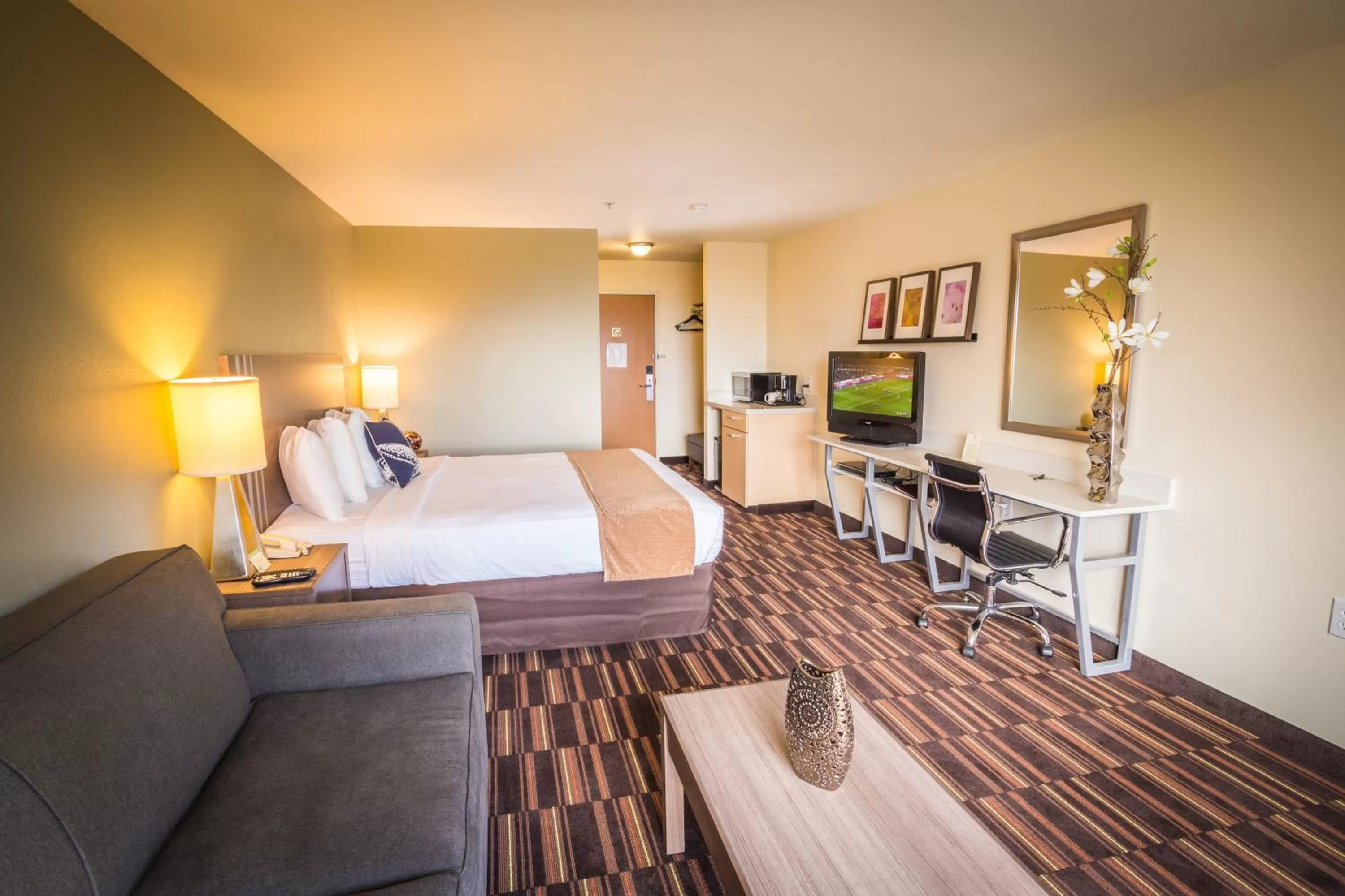 Bedroom, Bed in Inn at Wecoma