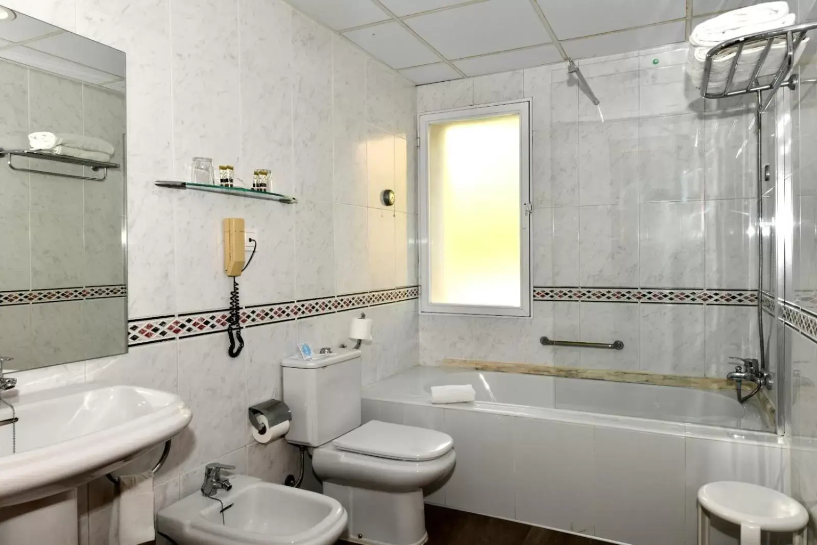 Bathroom in Hotel Salobreña Suites