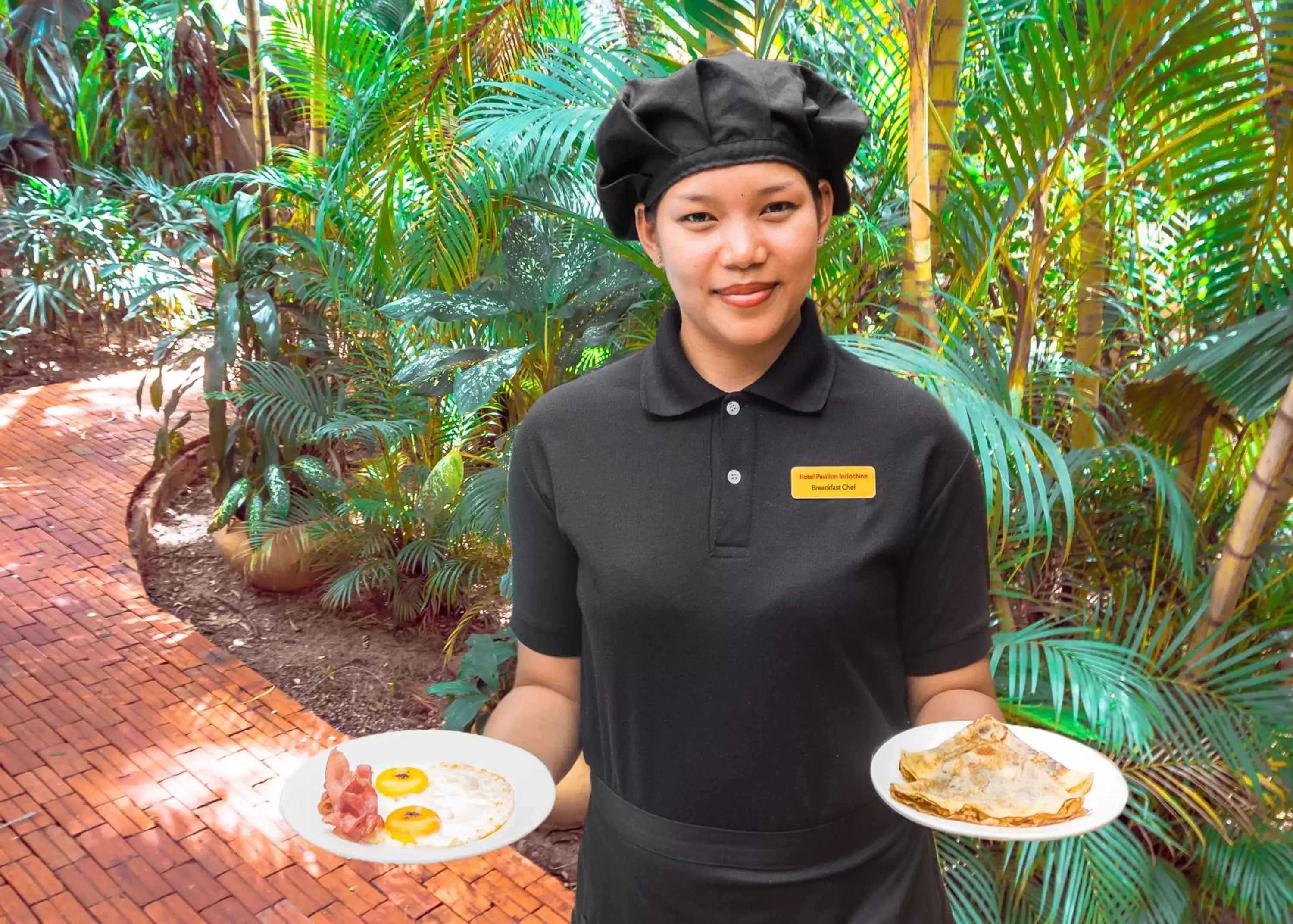 Food close-up, Staff in Pavillon Indochine Boutique - Hotel