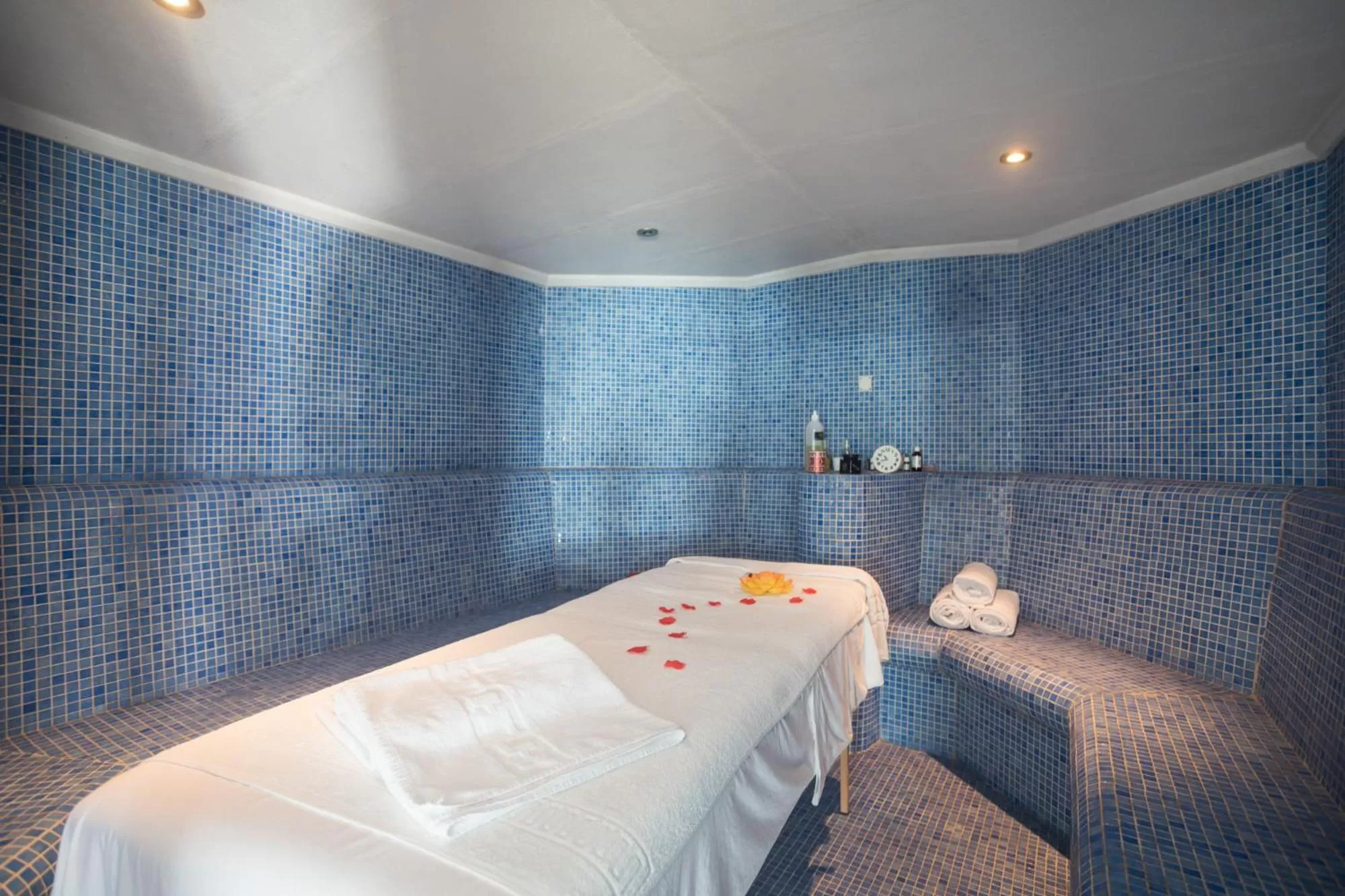 Massage, Bed in Hotel Arena Beach
