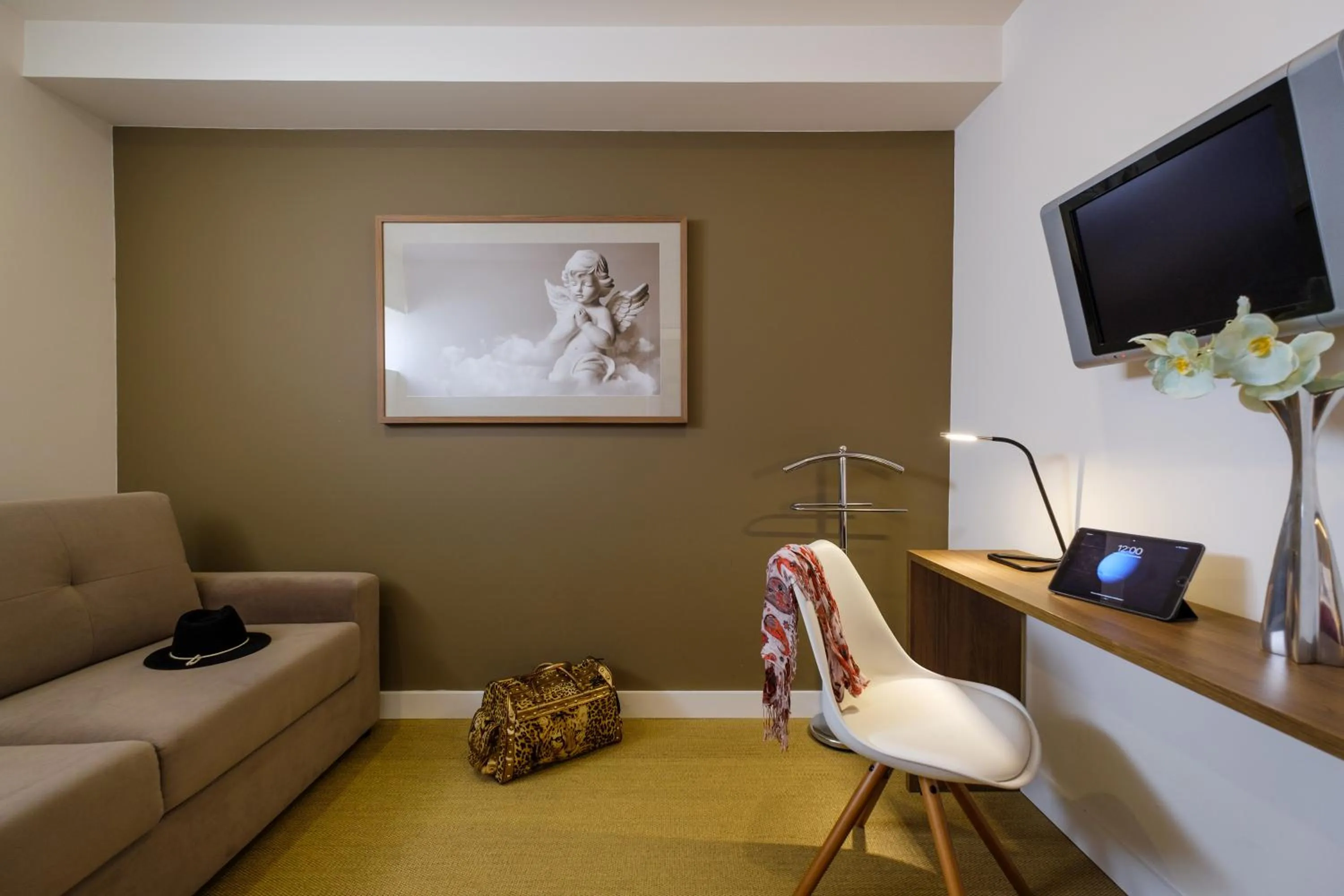 Decorative detail in Hotel Regina