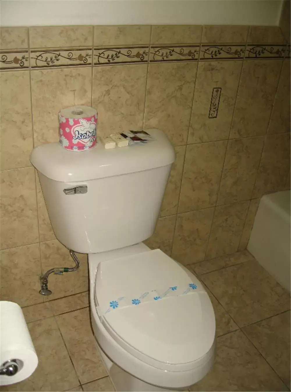 Toilet, Bathroom in Royal Inn Motel Long Beach