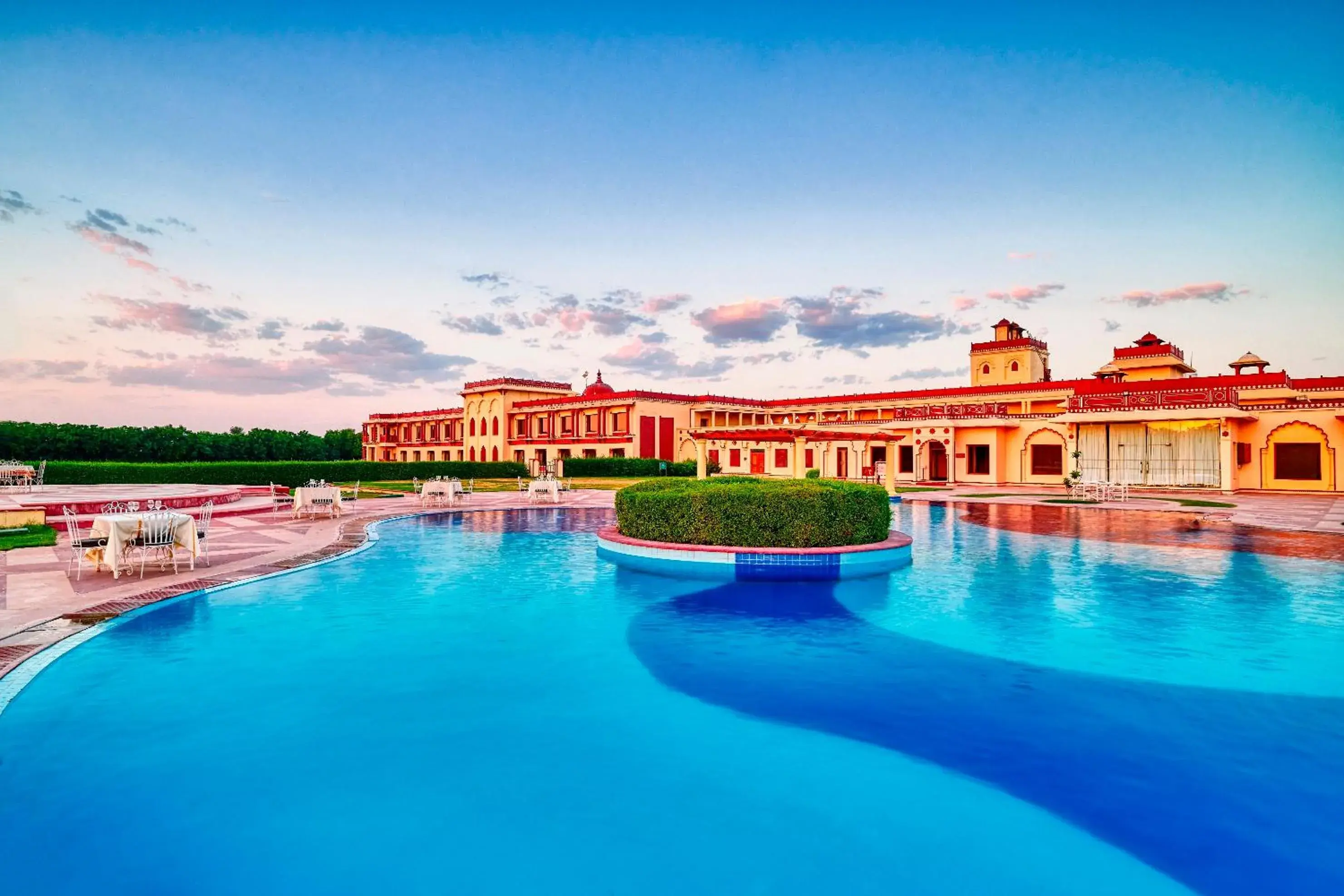 Swimming pool in The Ummed Jodhpur Palace Resort & Spa Swimming pool in The Ummed Jodhpur Palace Resort & Spa