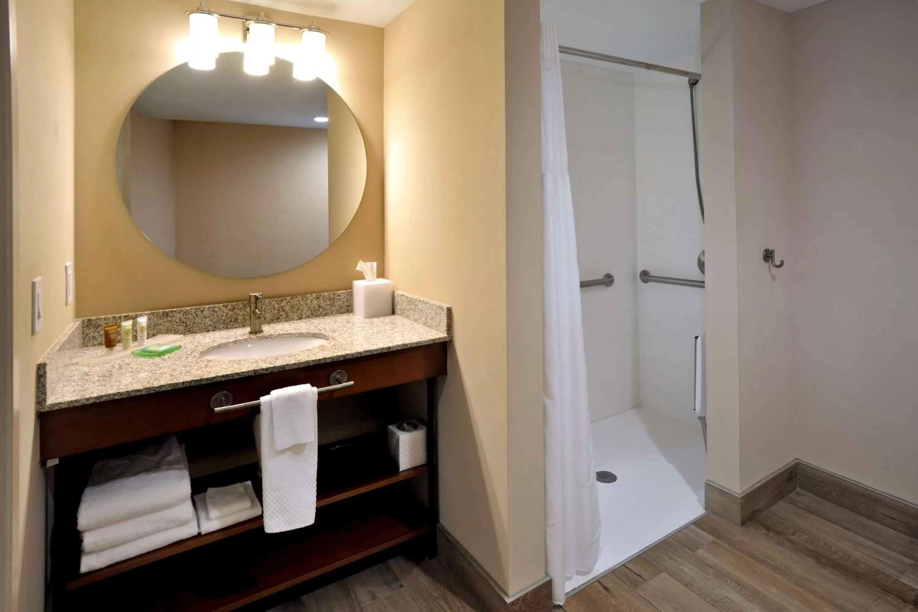 Queen Room with Two Queen Beds - Mobility/Hearing Accessible in Hotel Dello Ft Lauderdale Airport, Tapestry Collection by Hilton