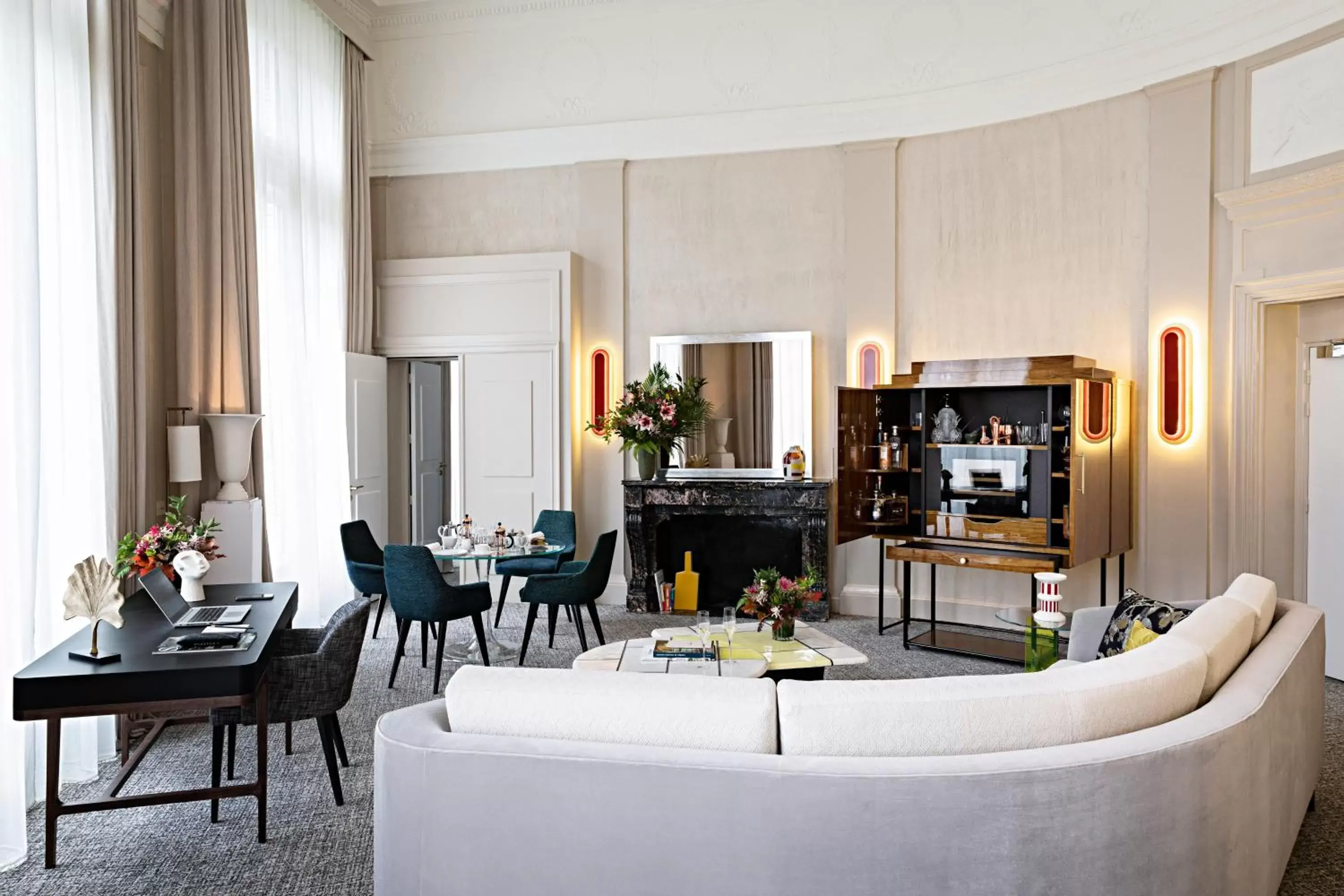 Living room, Restaurant/Places to Eat in Sofitel Le Scribe Paris Opera