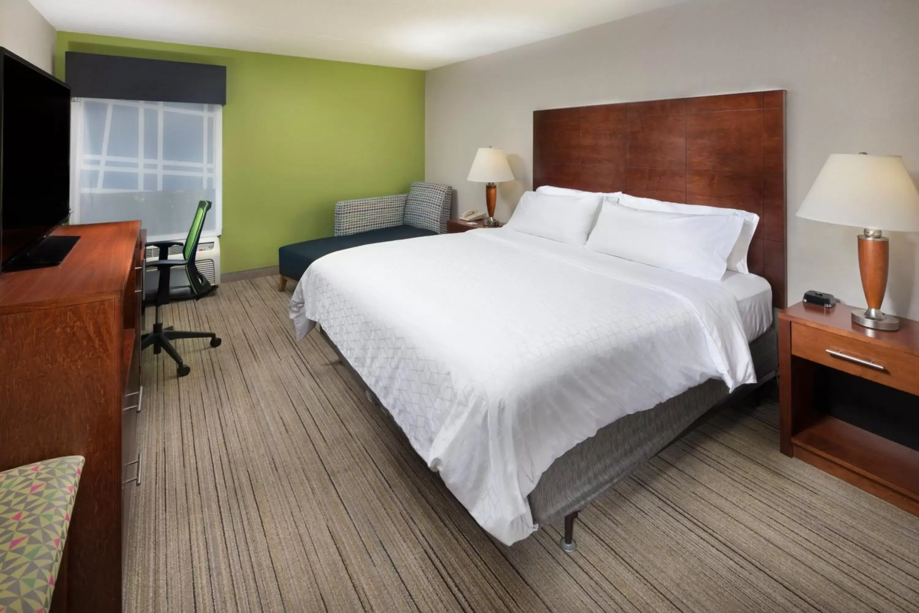 Photo of the whole room, Bed in Holiday Inn Express Middlesboro, an IHG Hotel